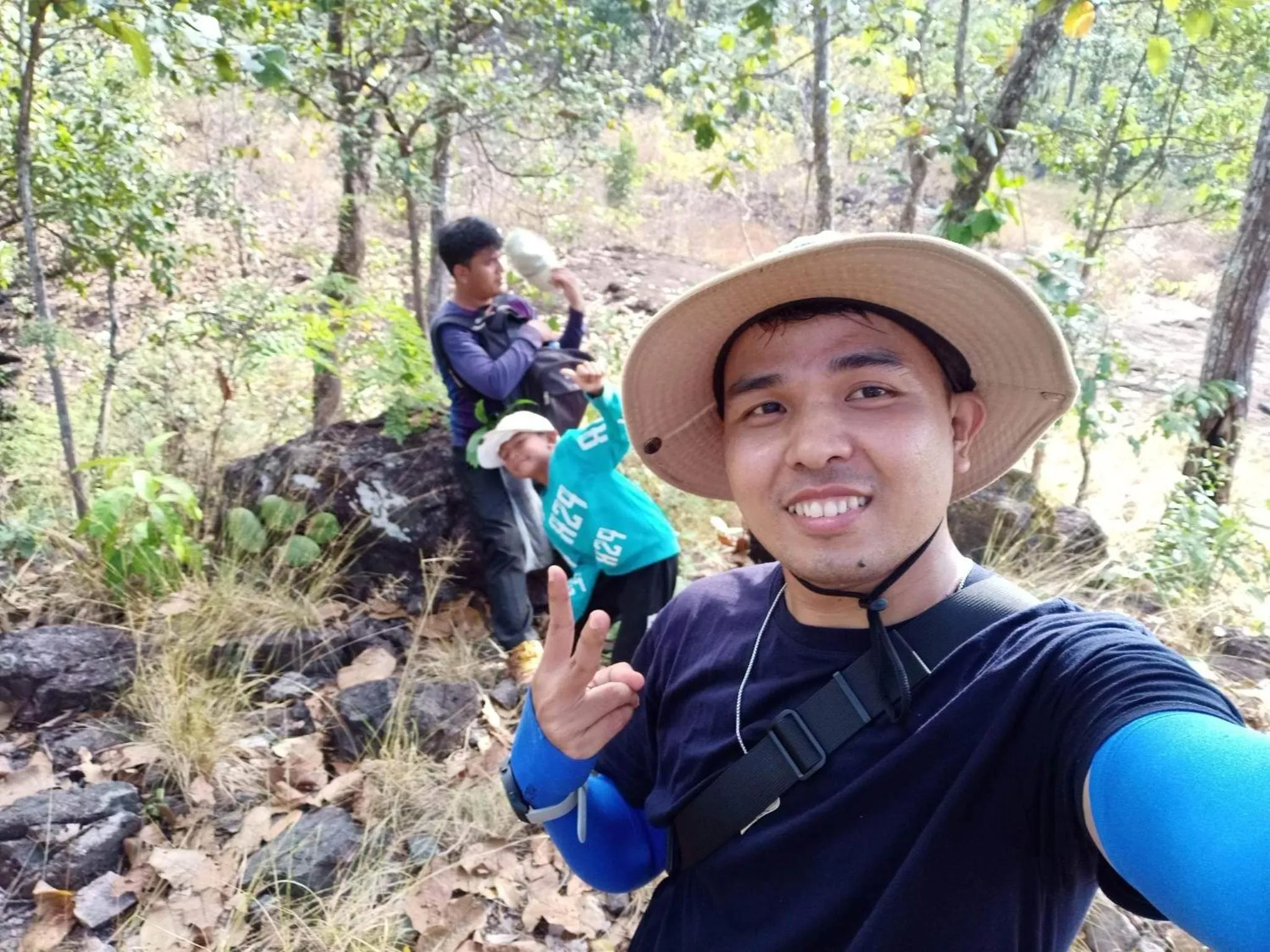 Hiking in Bee Bee's Chalets home stay and trekking