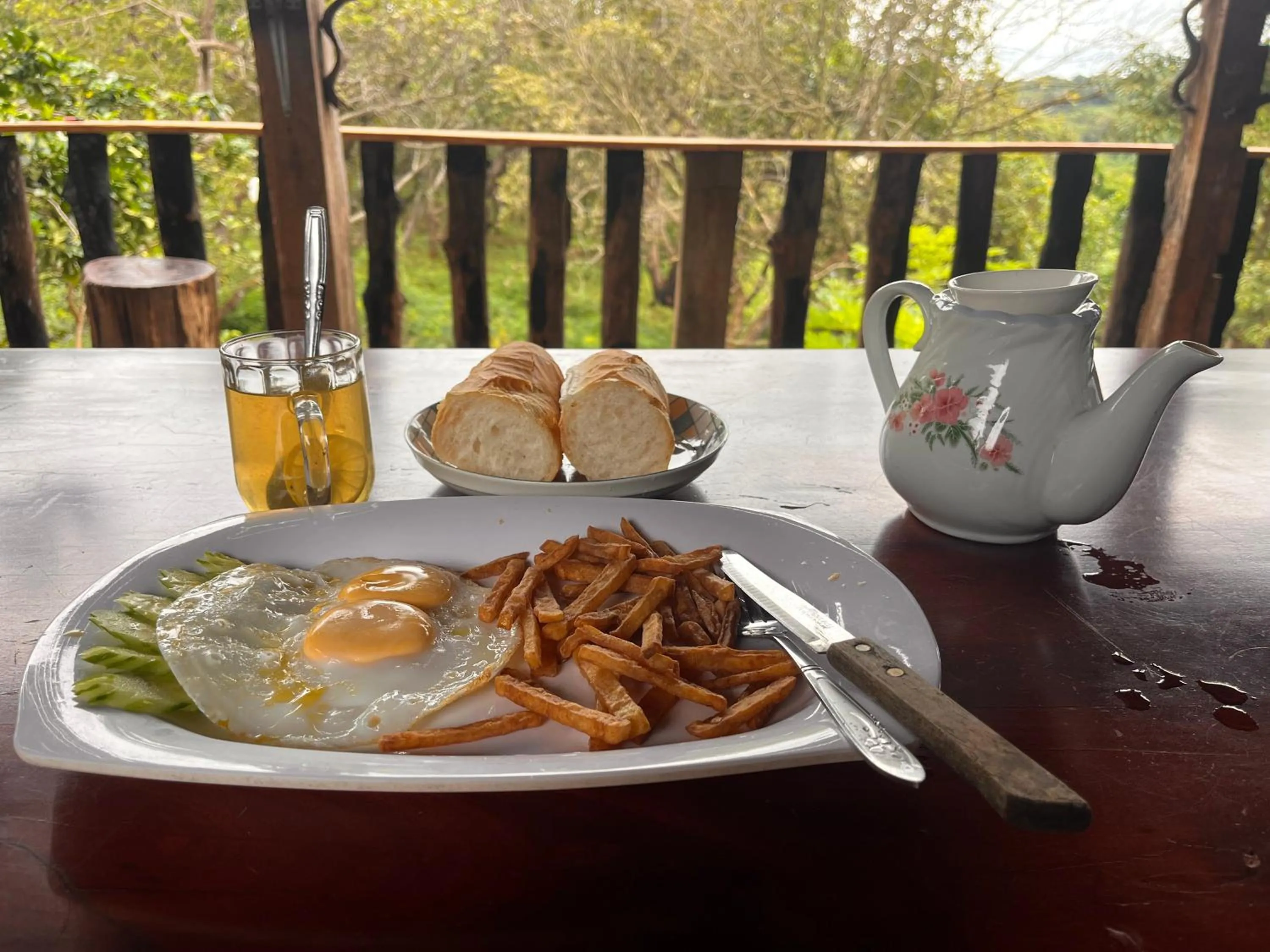 Breakfast in Bee Bee's Chalets home stay and trekking