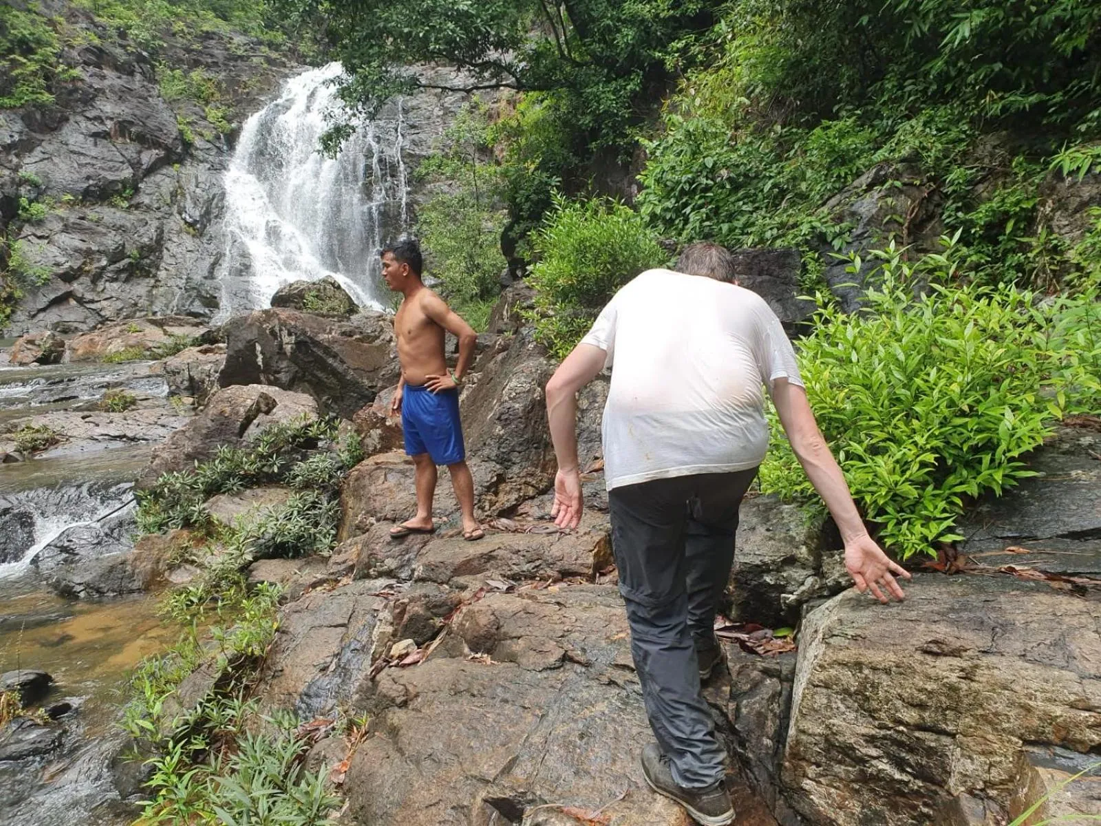 Hiking in Bee Bee's Chalets home stay and trekking