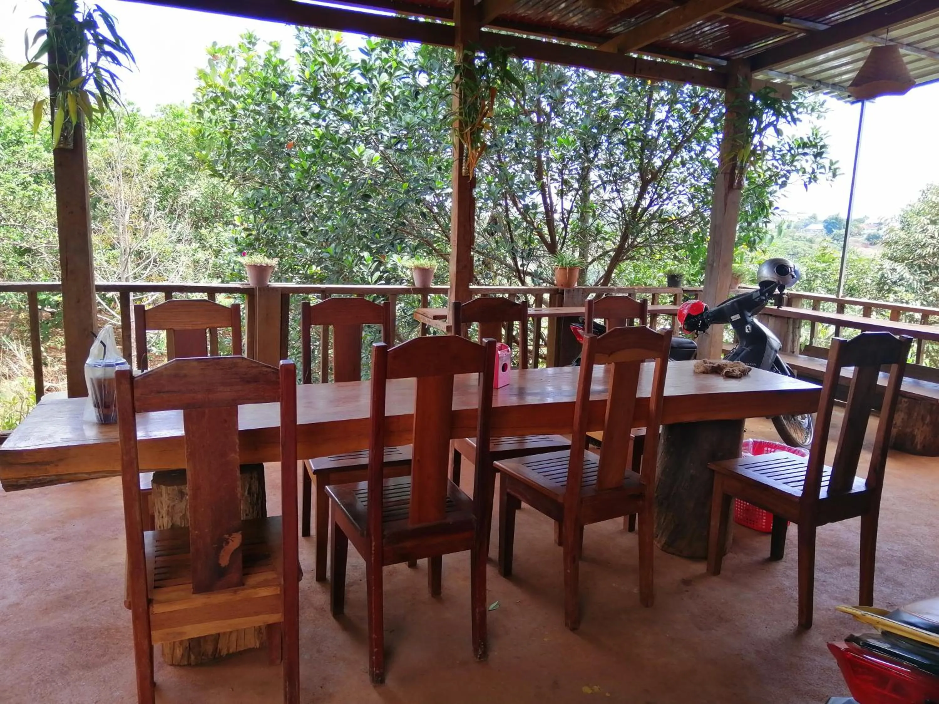 Patio in Bee Bee's Chalets home stay and trekking