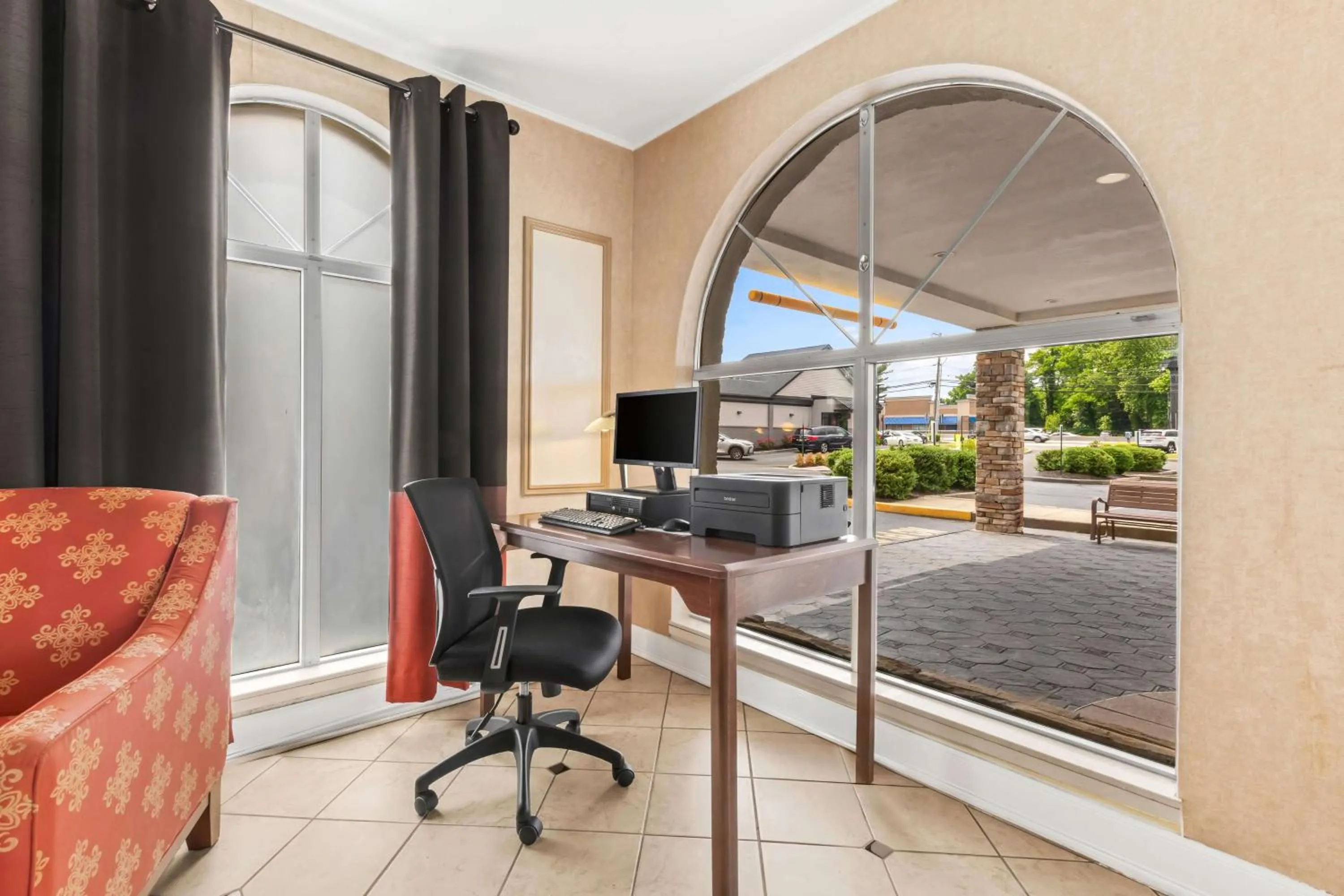 Business facilities, Bed in Best Western Hazlet Inn