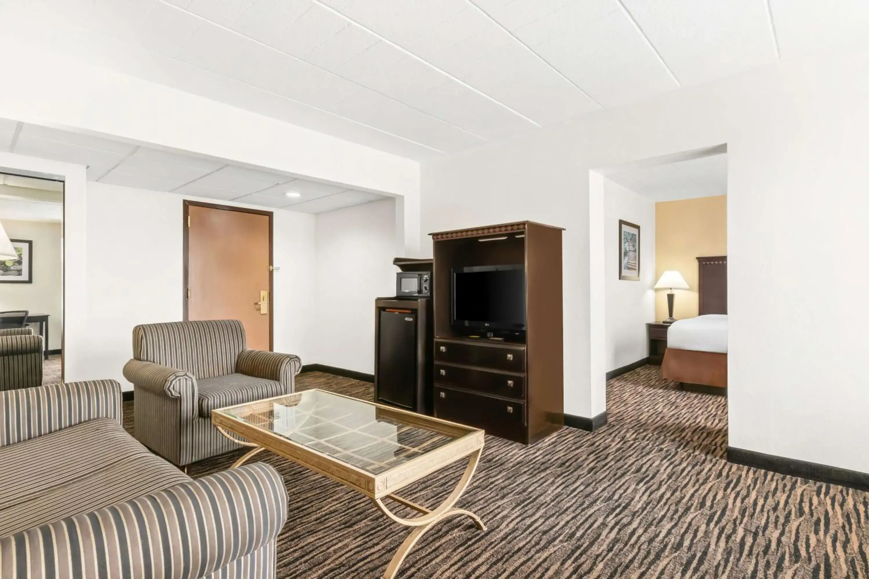 Photo of the whole room in Best Western Hazlet Inn Photo of the whole room in Best Western Hazlet Inn