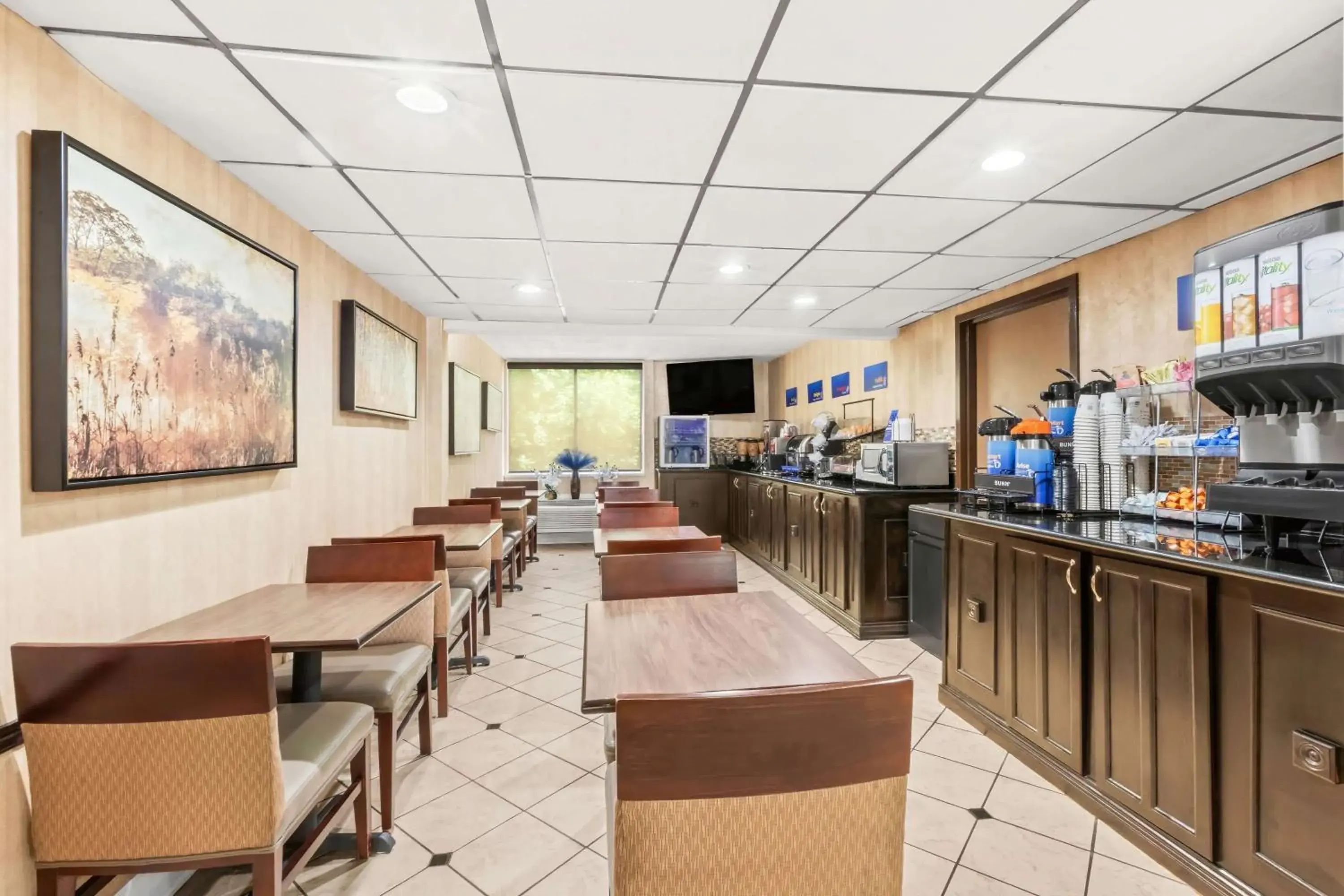 Restaurant/places to eat in Best Western Hazlet Inn Restaurant/places to eat in Best Western Hazlet Inn