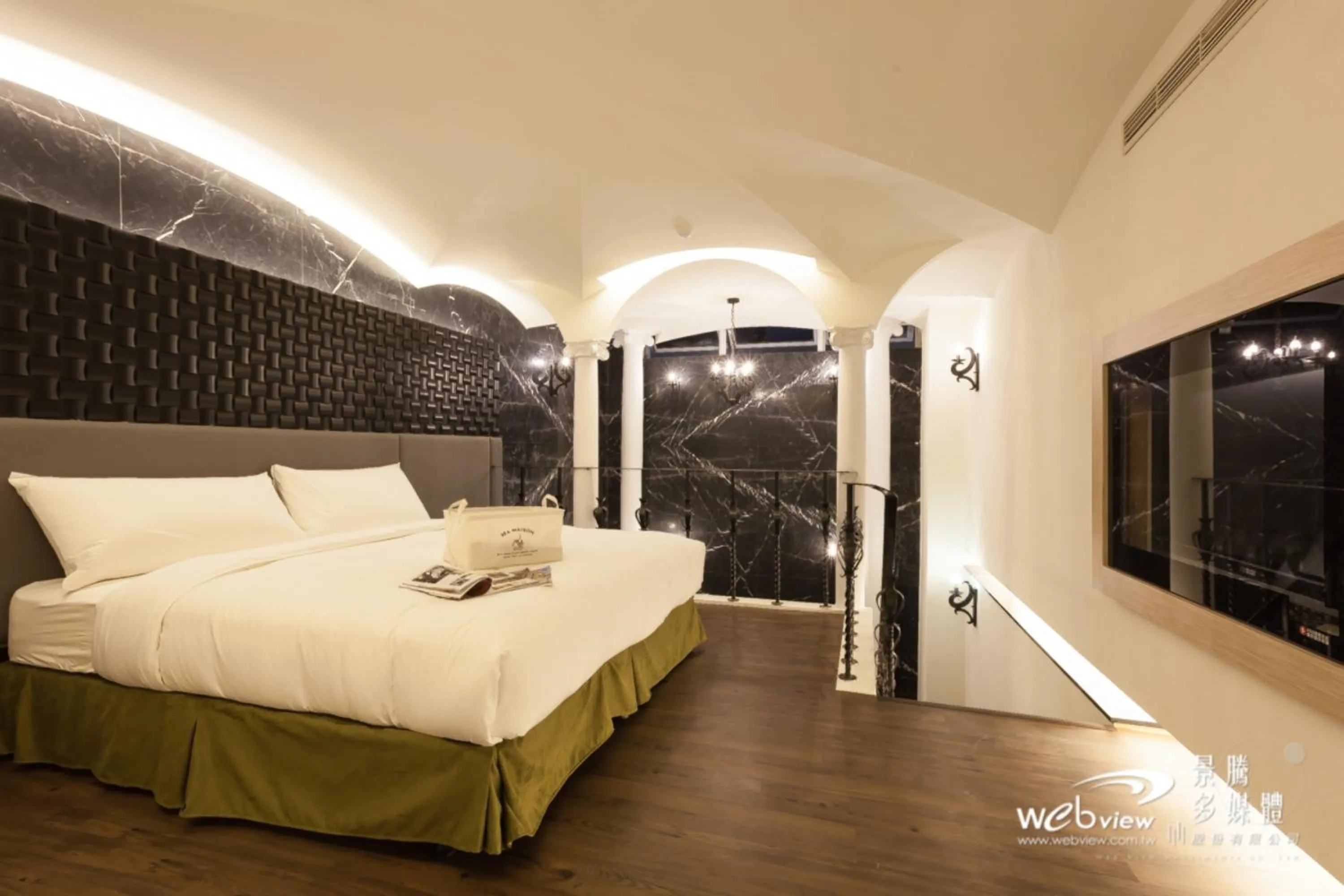 Bed in Ya Nold Hot Spring Hotel