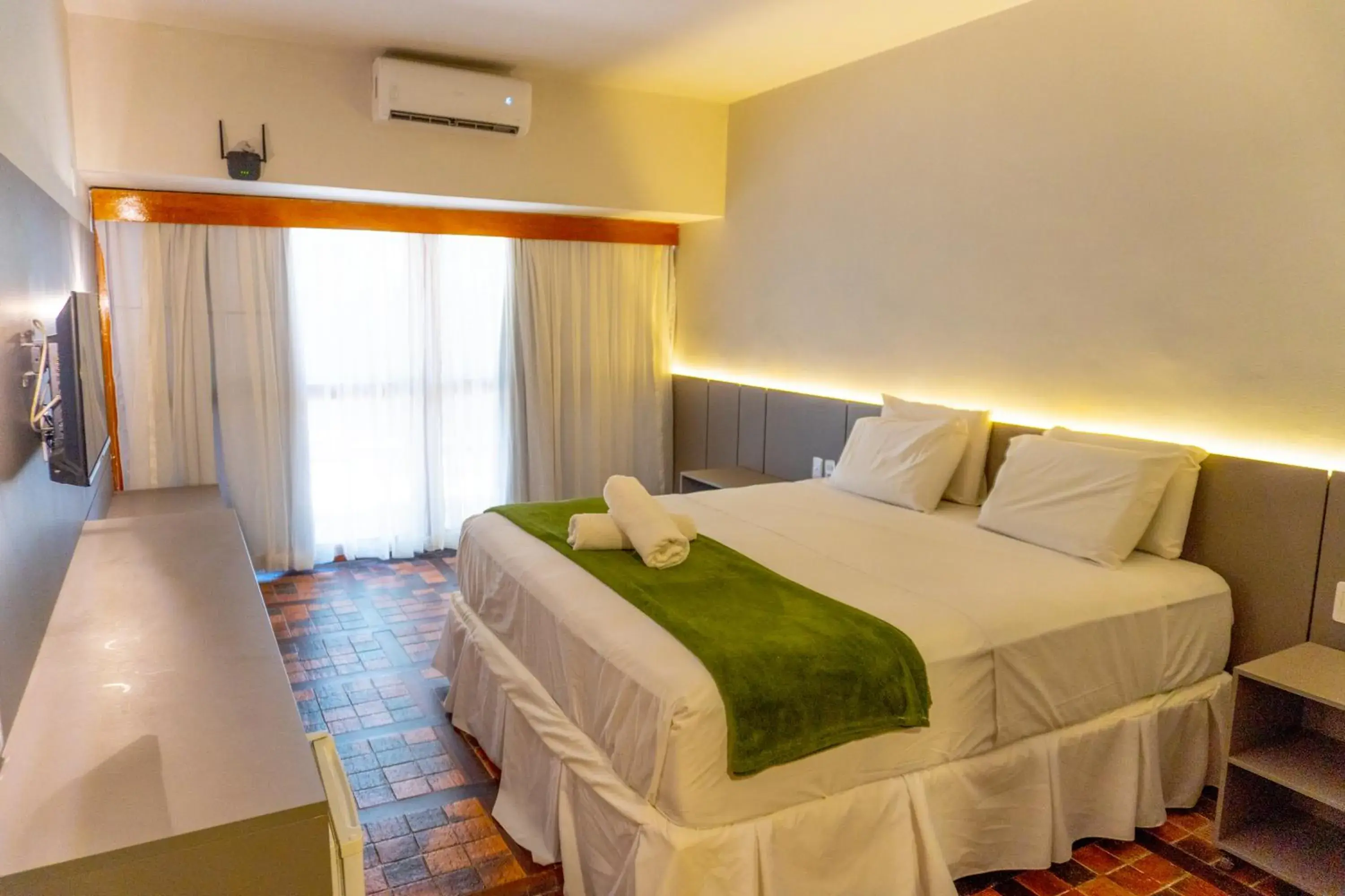 TV and multimedia, Bed in Amoaras Resort TV and multimedia, Bed in Amoaras Resort