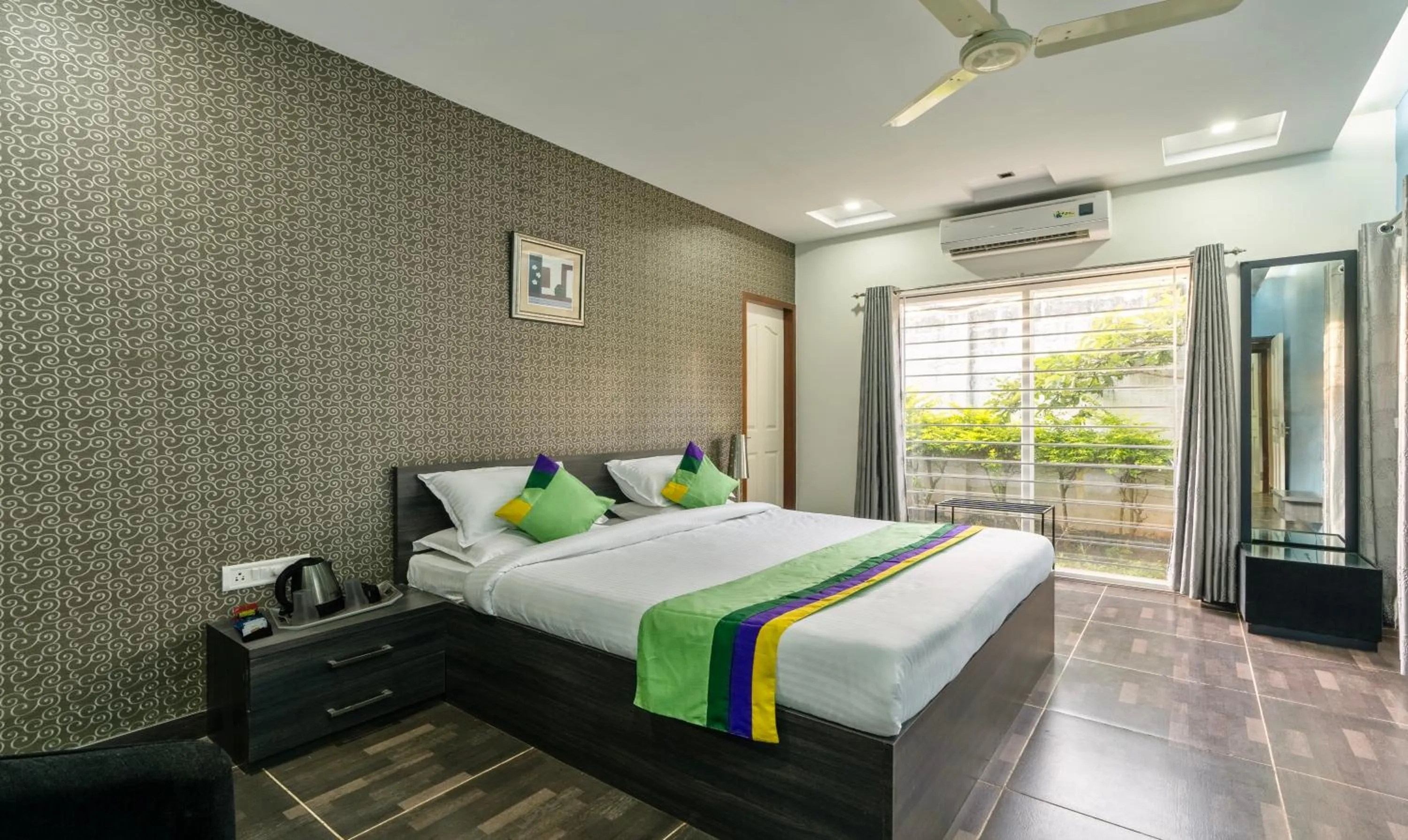 Bed in Treebo Midvalley Residence
