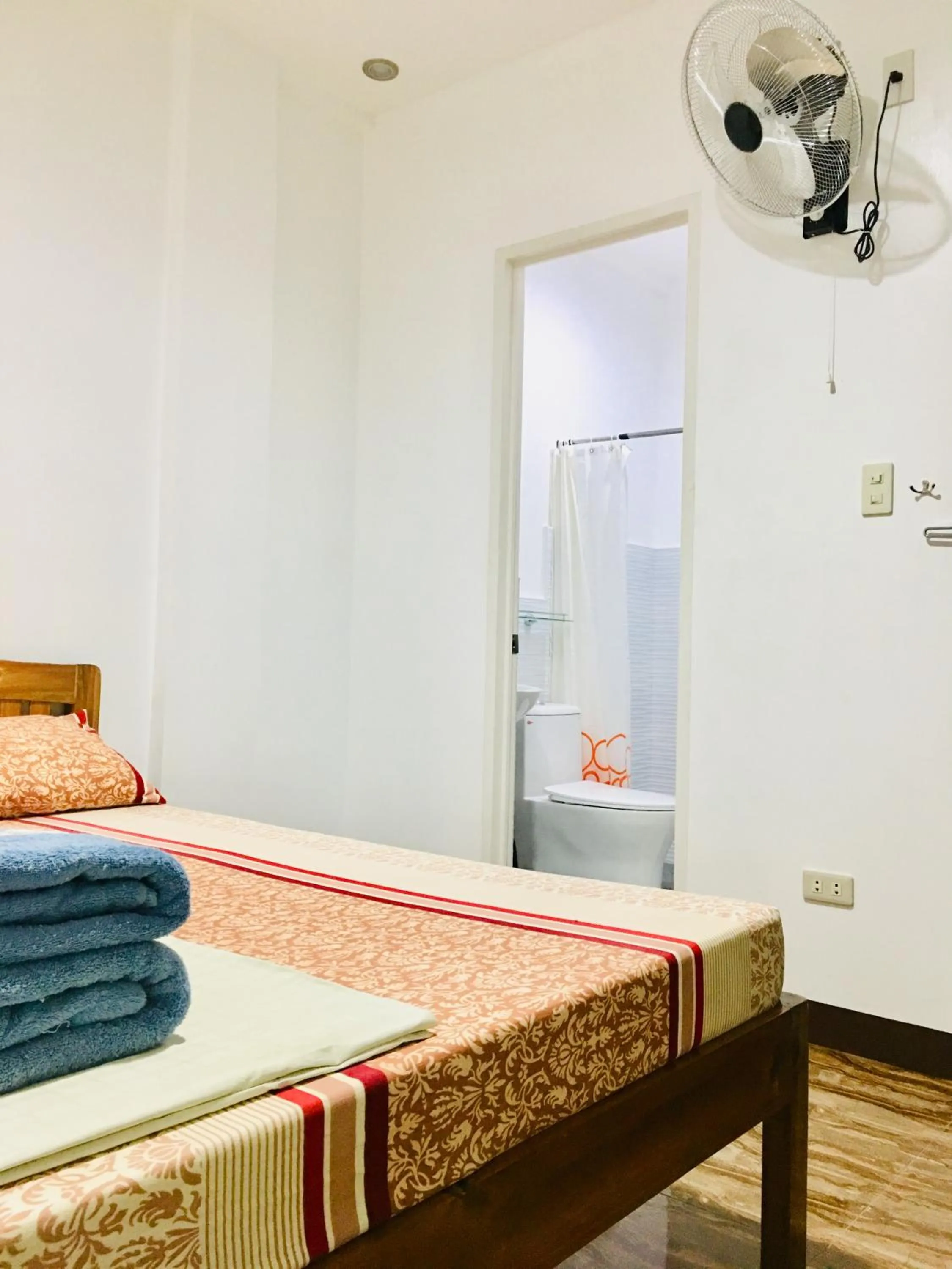 Bedroom, Bed in Pisces Tourist Inn - Port Barton