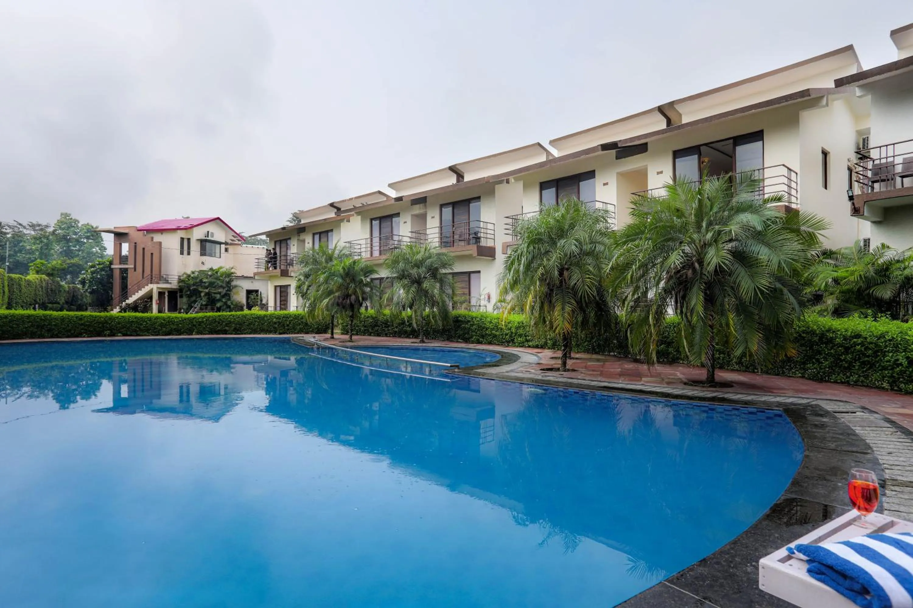 Swimming pool in Corbett Panorama Resort