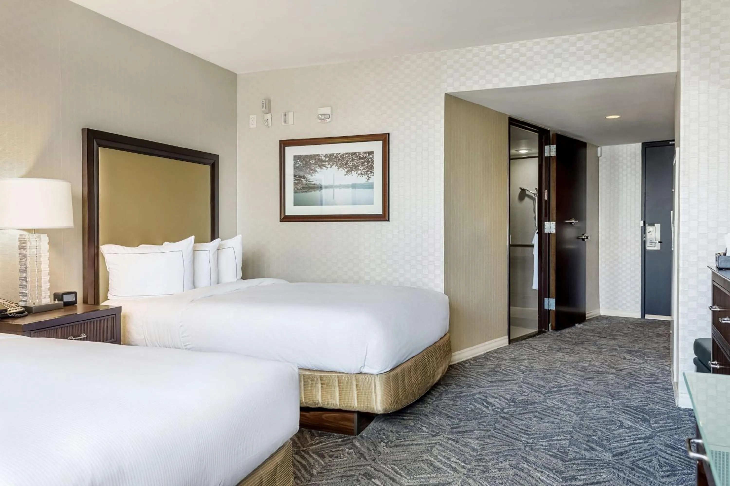 Photo of the whole room, Bed in Washington Hilton