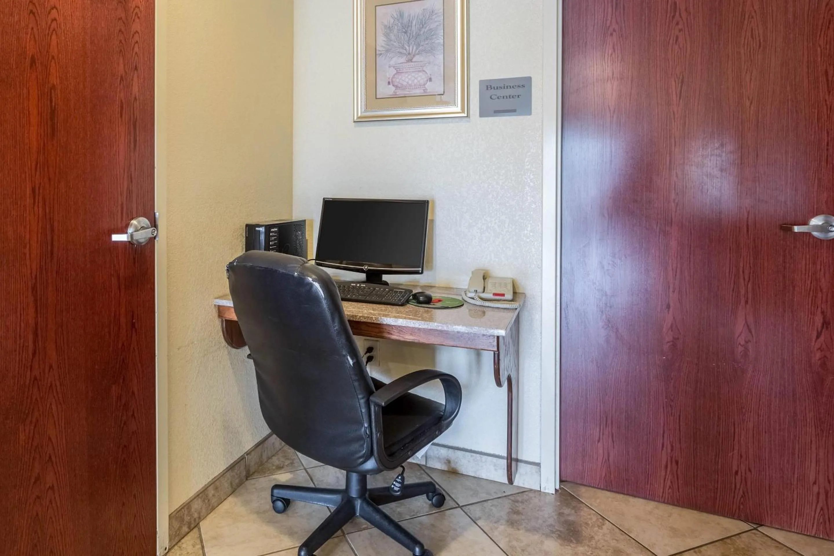 Business facilities in Econo Lodge Inn & Suites Searcy