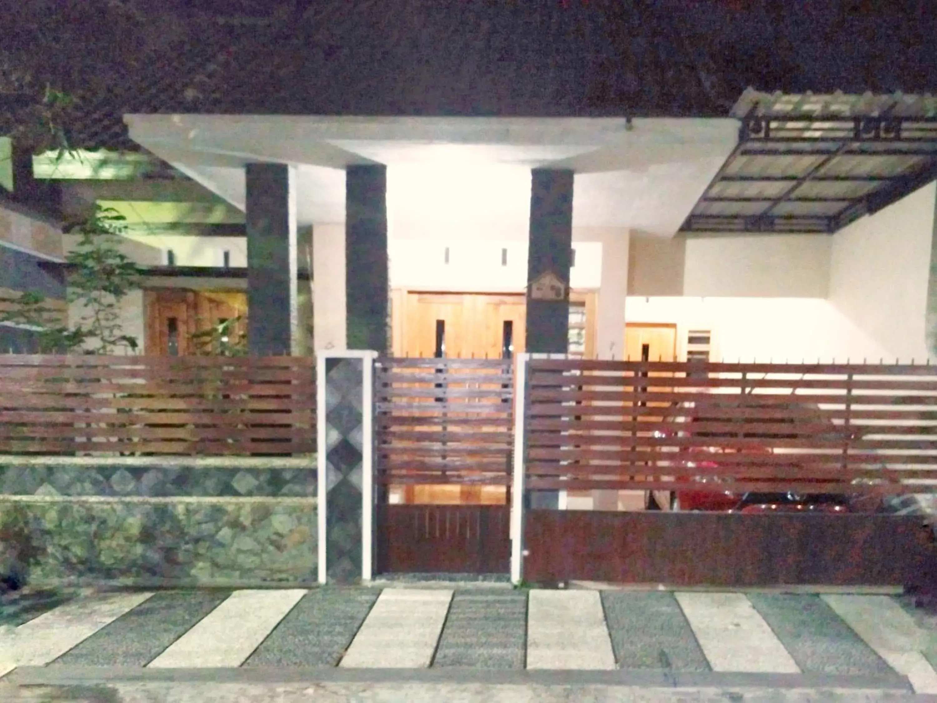 Three-Bedroom House in Homestay Syariah Grahadi Three-Bedroom House in Homestay Syariah Grahadi
