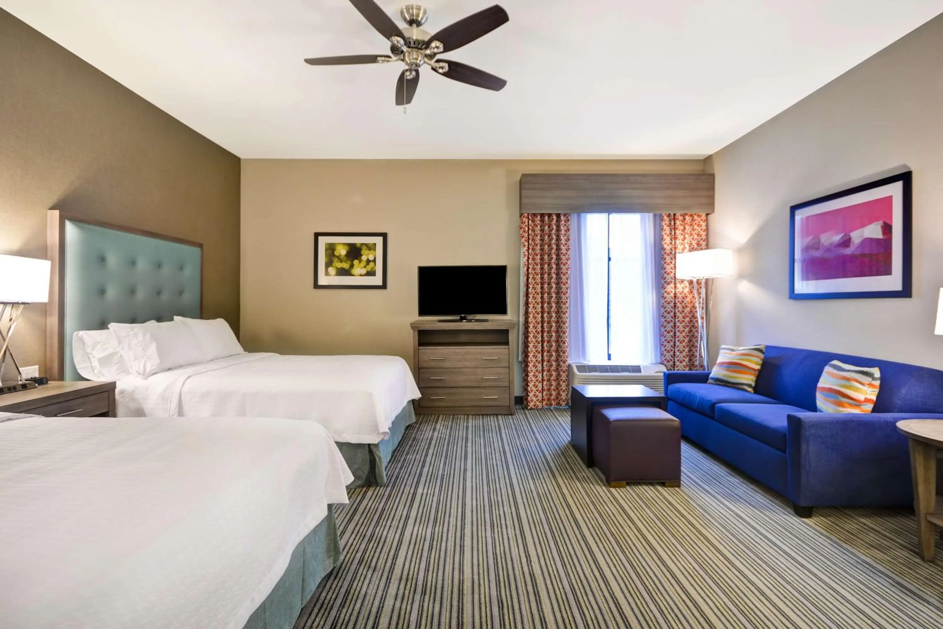 Living room, Bed in Homewood Suites By Hilton Rocky Mount