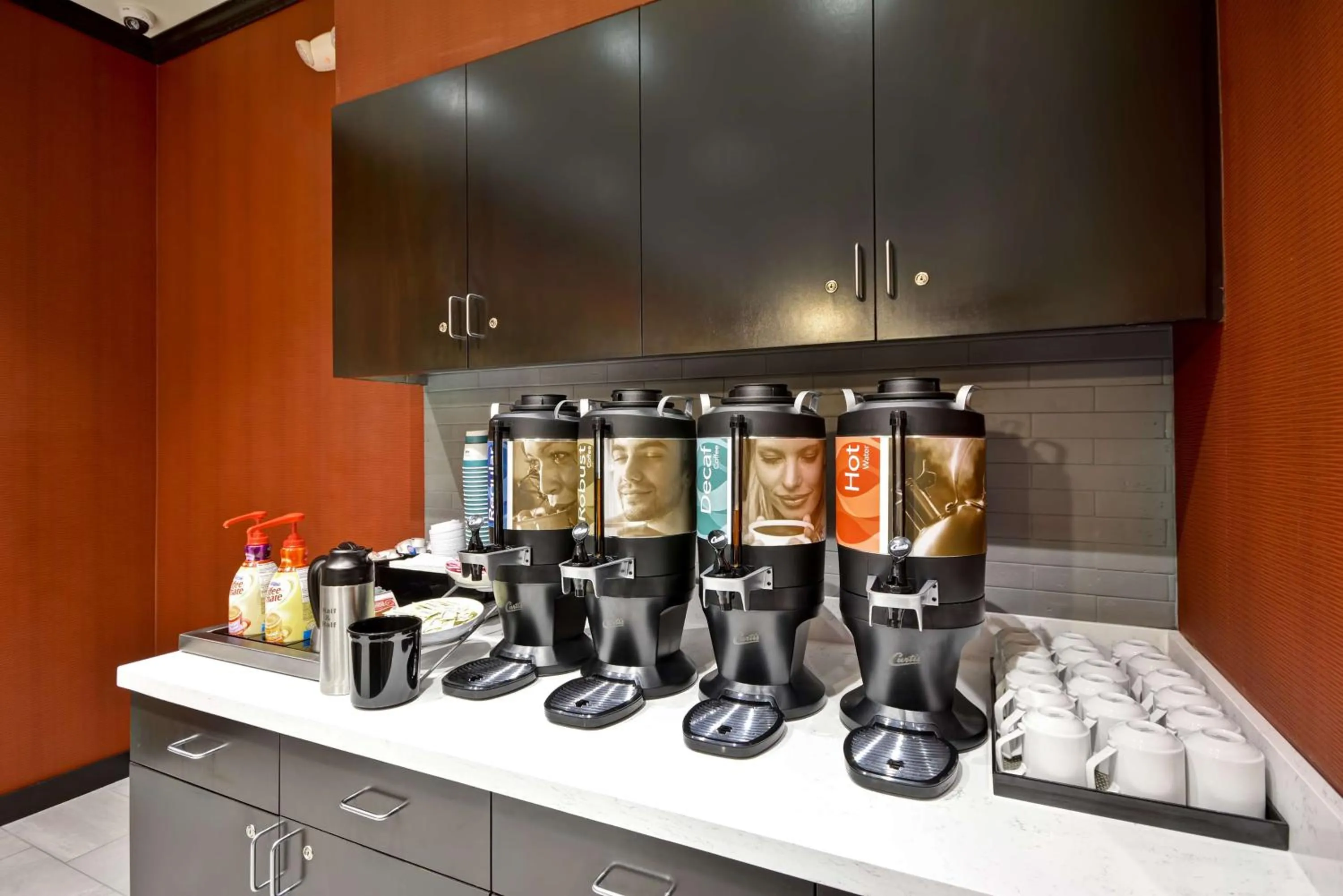 Dining area in Homewood Suites By Hilton Rocky Mount