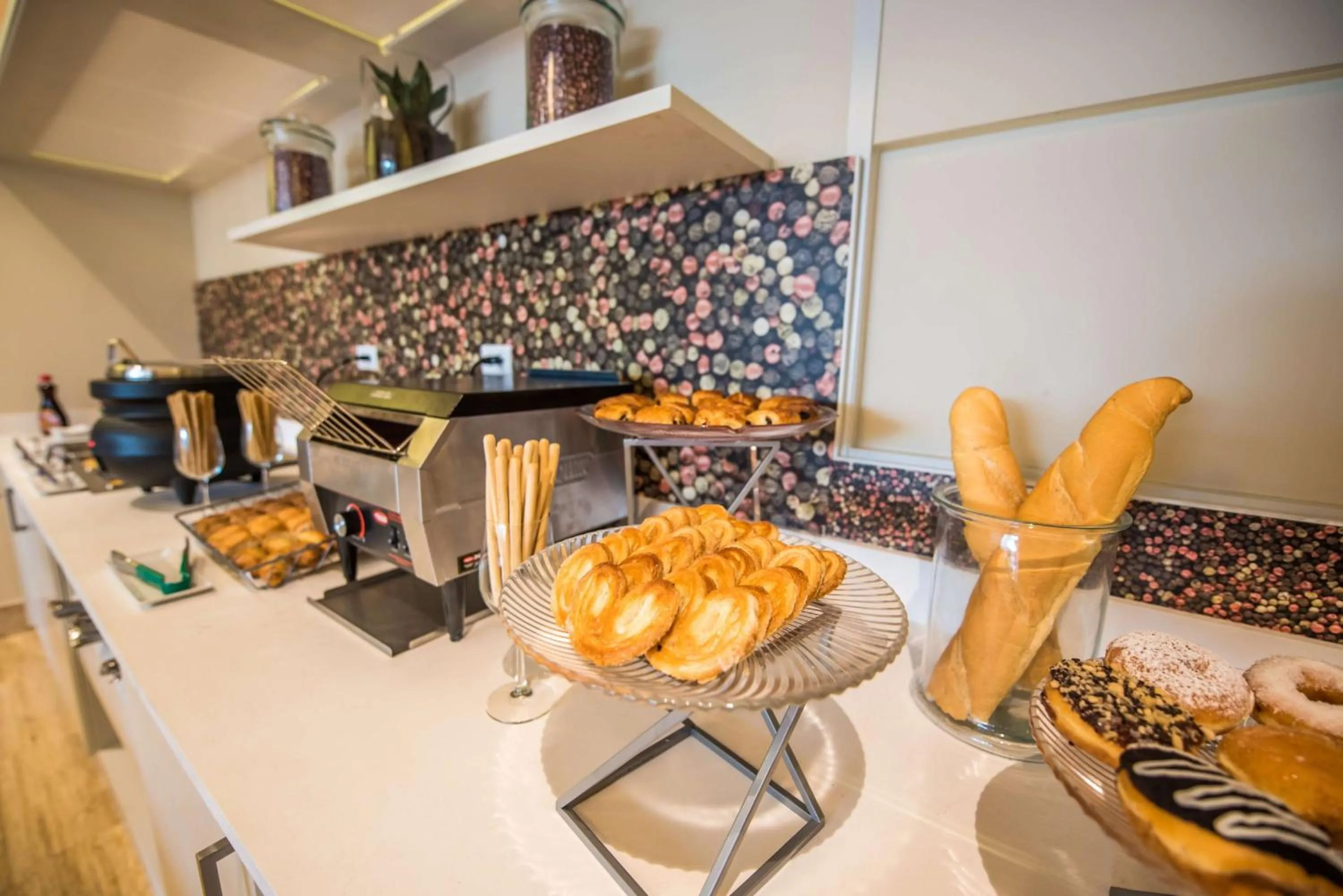 Dining area in Hampton By Hilton Santo Domingo Airport