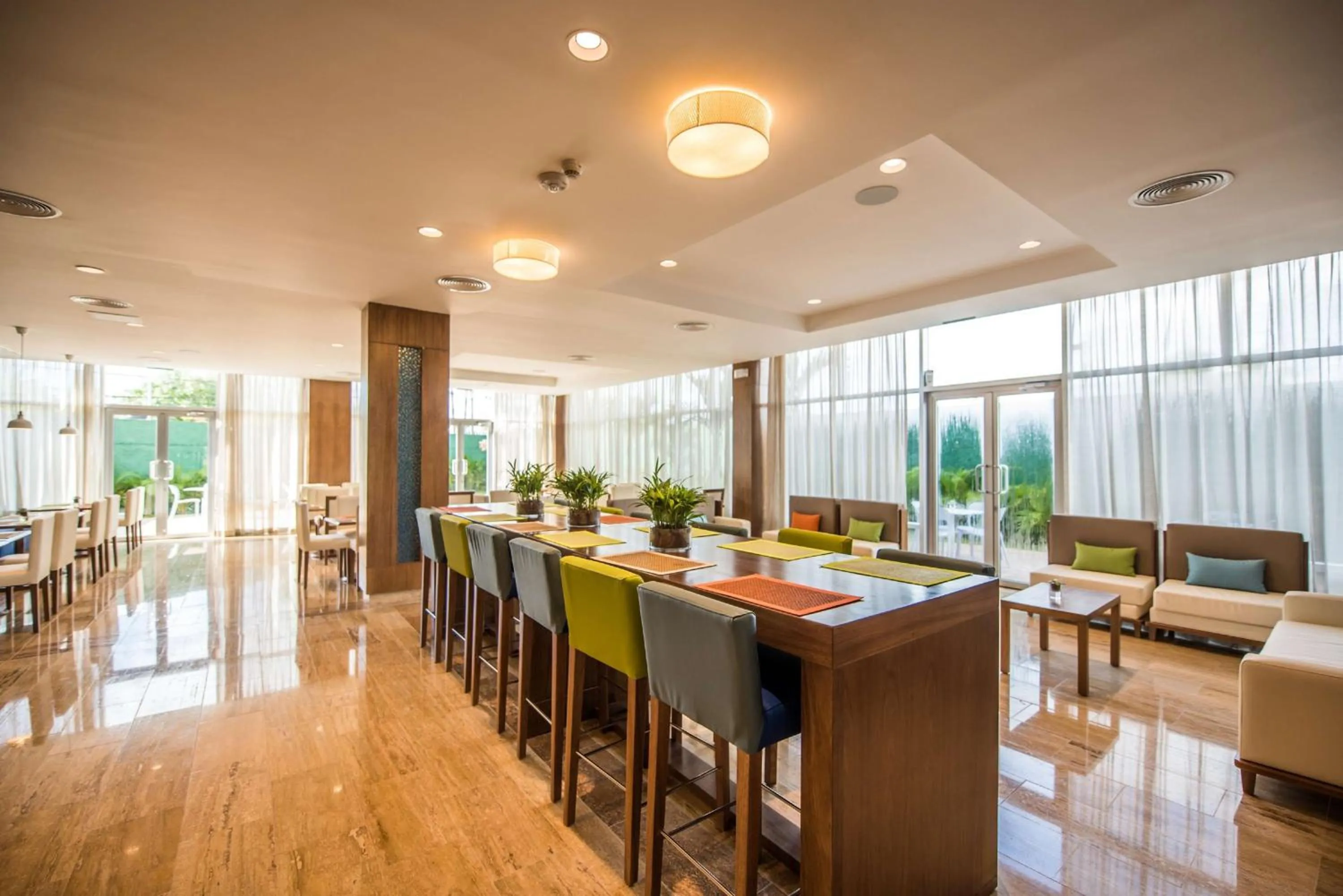 Lobby or reception in Hampton By Hilton Santo Domingo Airport