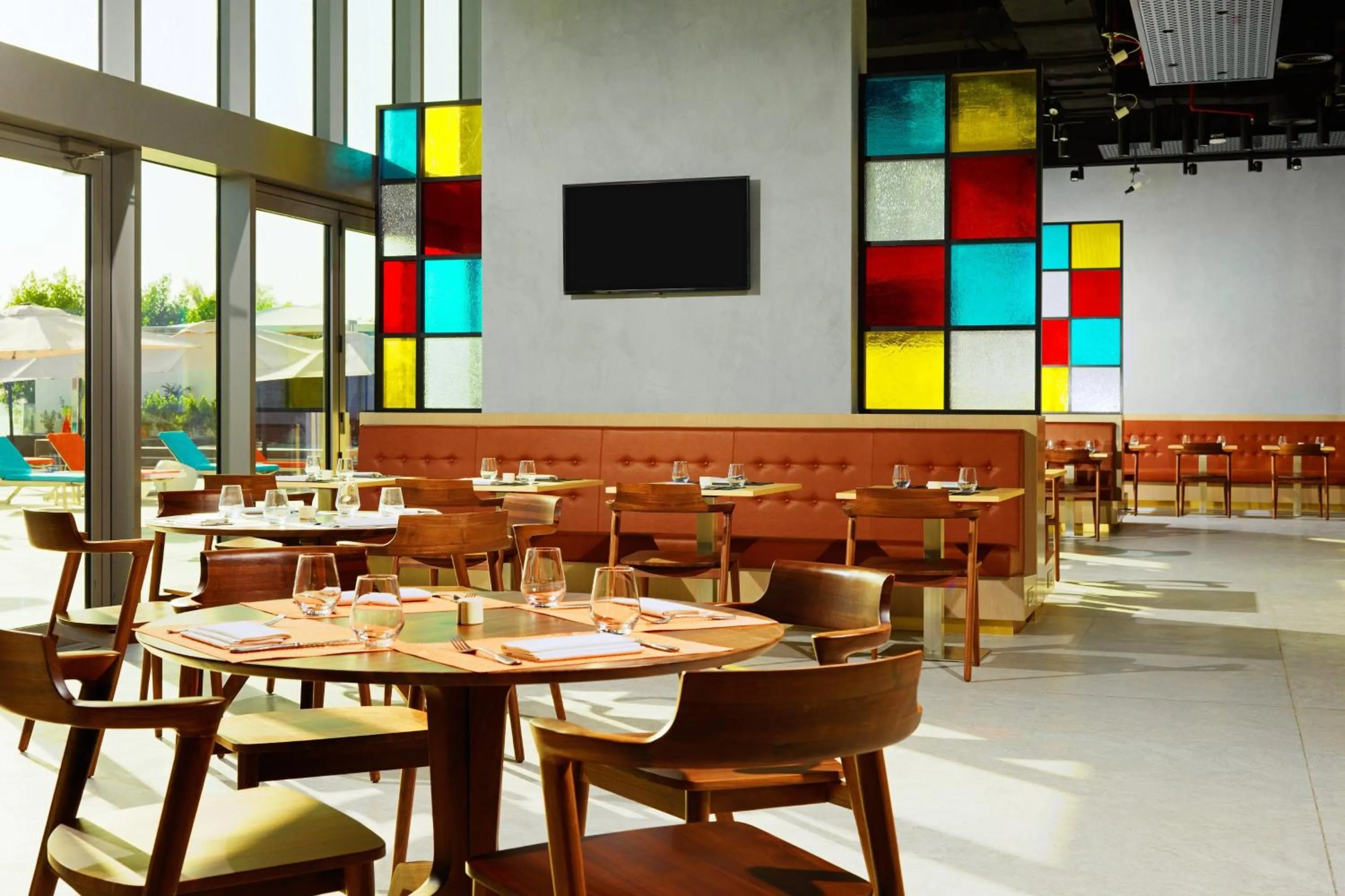 Restaurant/places to eat in Aloft Palm Jumeirah