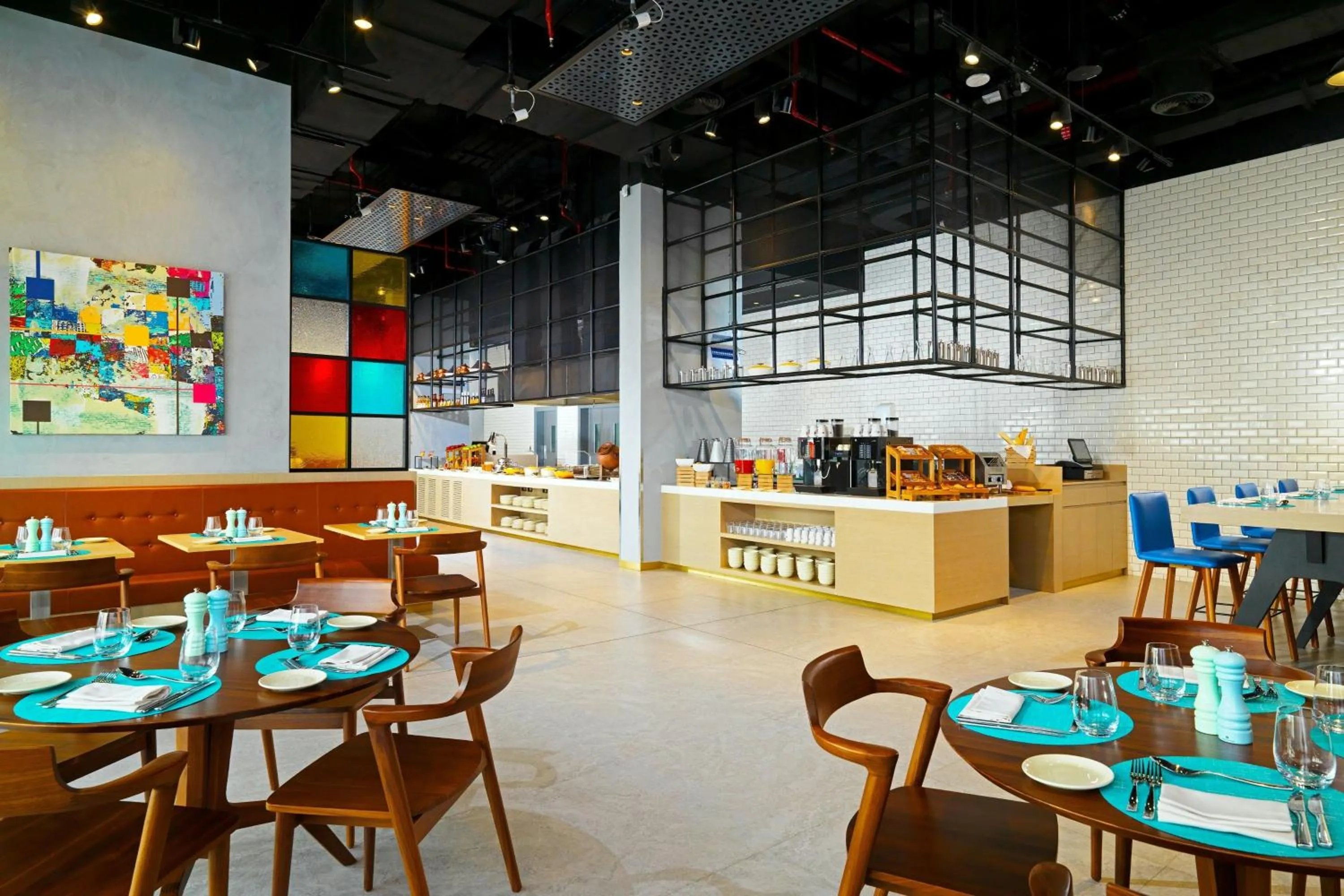 Restaurant/places to eat in Aloft Palm Jumeirah