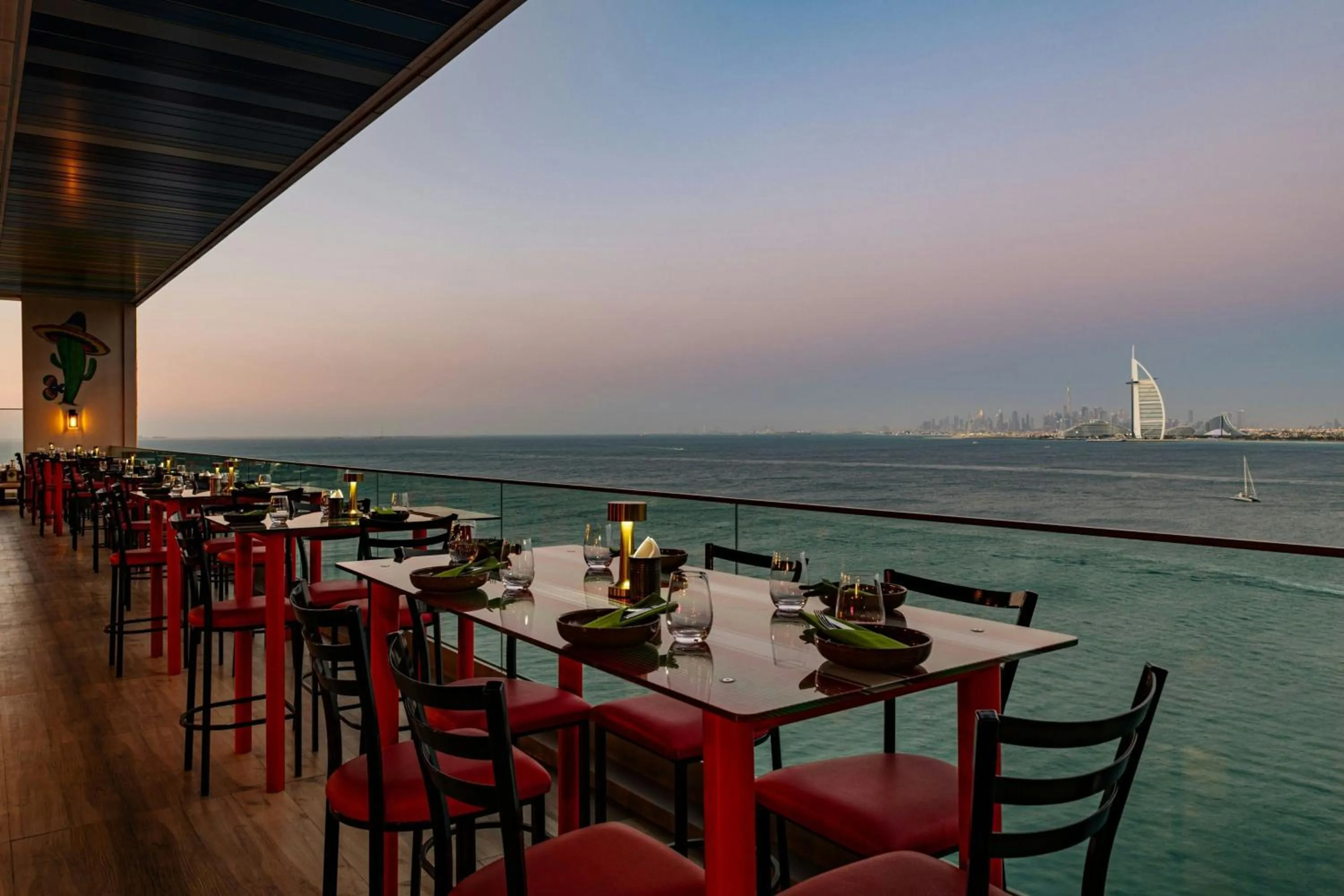 Restaurant/places to eat in Aloft Palm Jumeirah