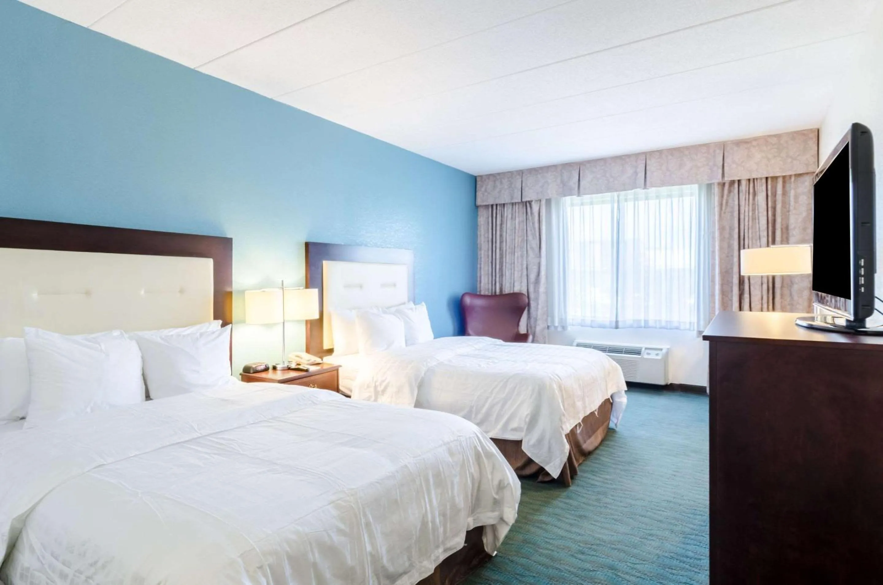 Photo of the whole room in Clarion Hotel Aqua Lagoon Waterpark