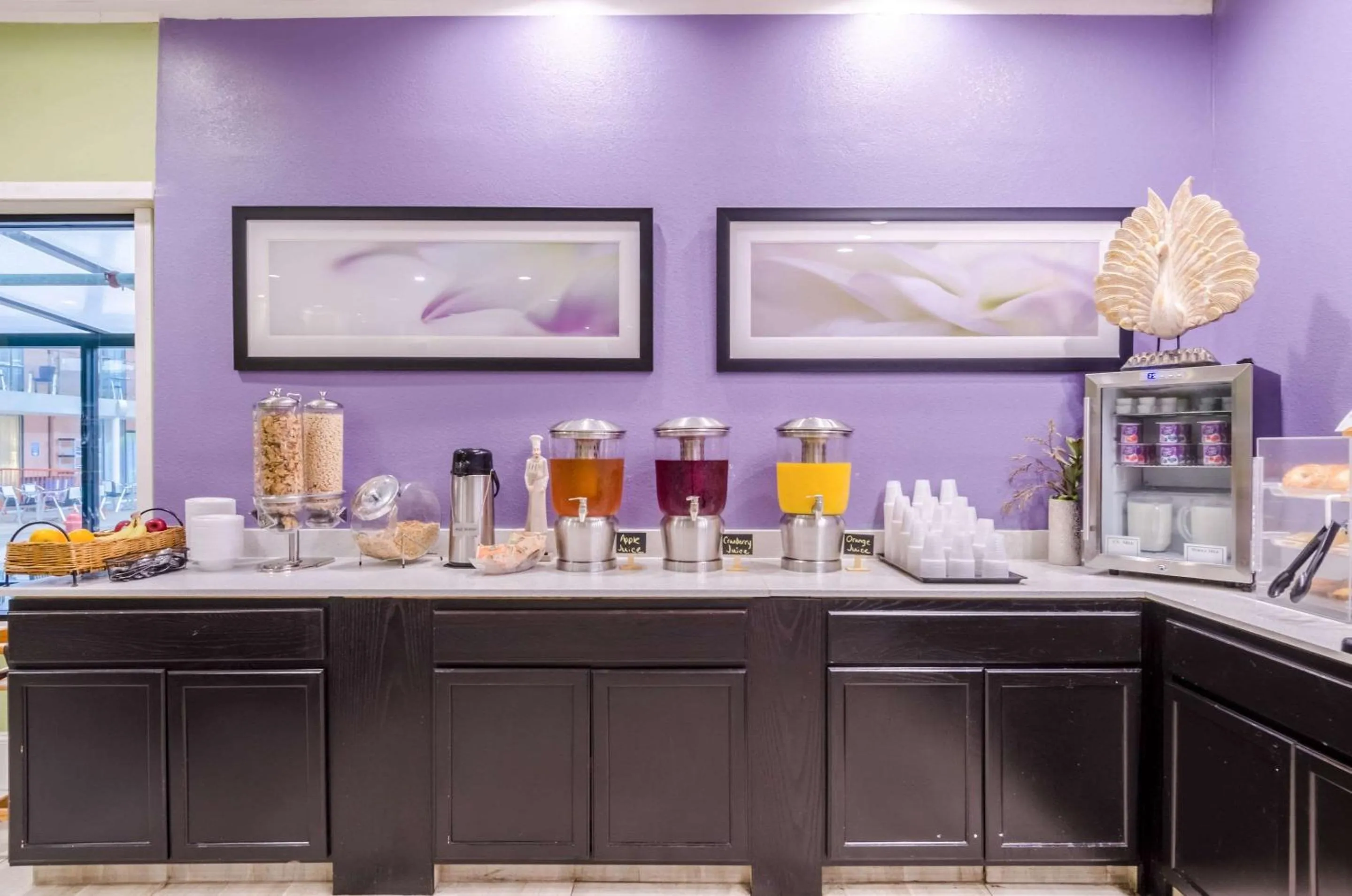 Restaurant/places to eat, Kitchen/Kitchenette in Clarion Hotel Aqua Lagoon Waterpark