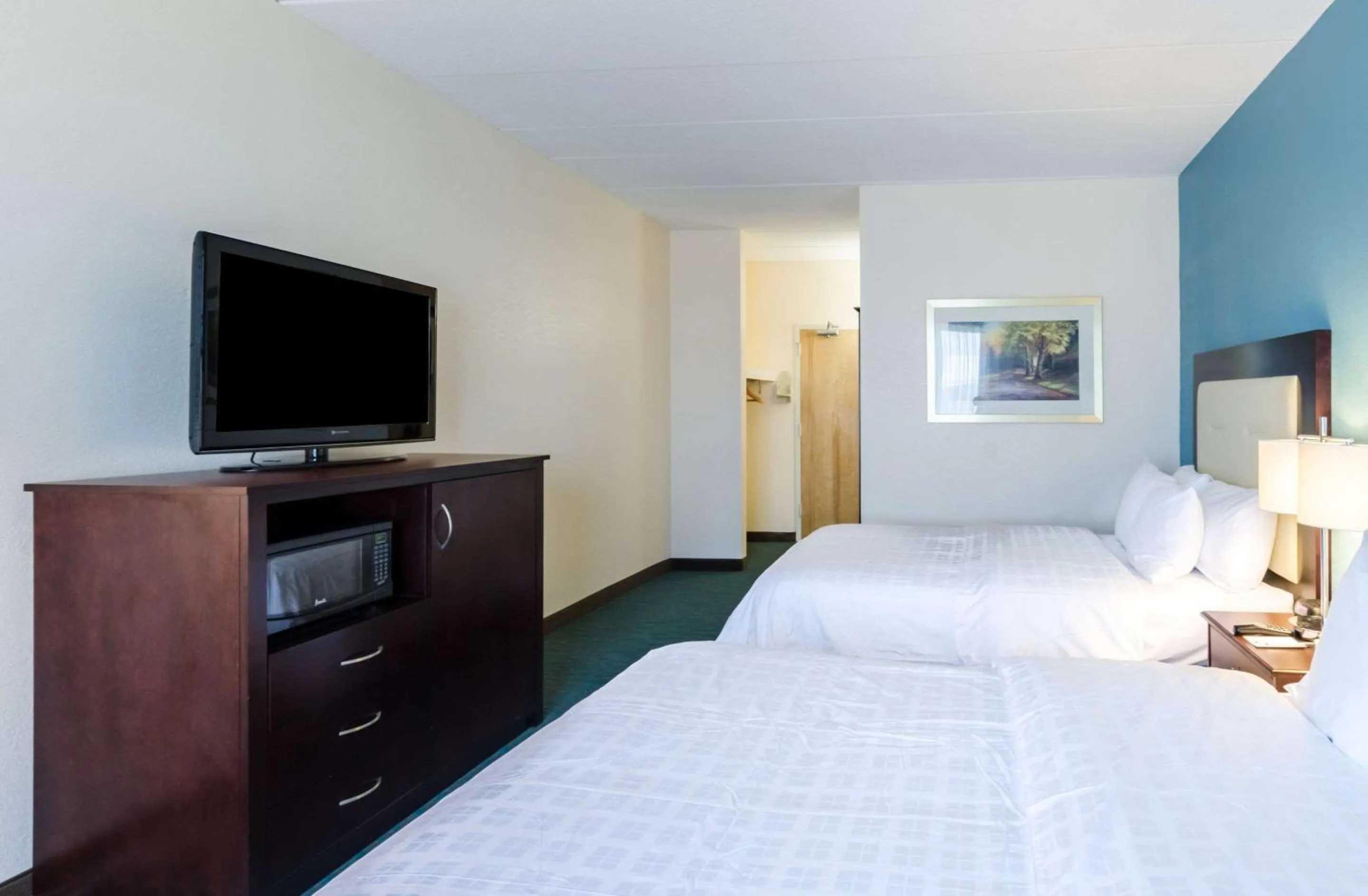 Photo of the whole room, TV/Entertainment Center in Clarion Hotel Aqua Lagoon Waterpark