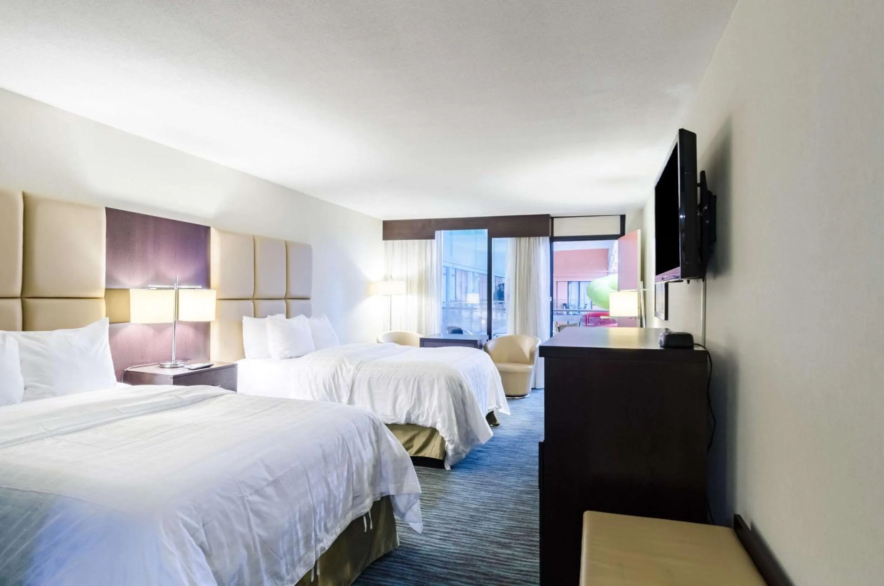 Photo of the whole room in Clarion Hotel Aqua Lagoon Waterpark