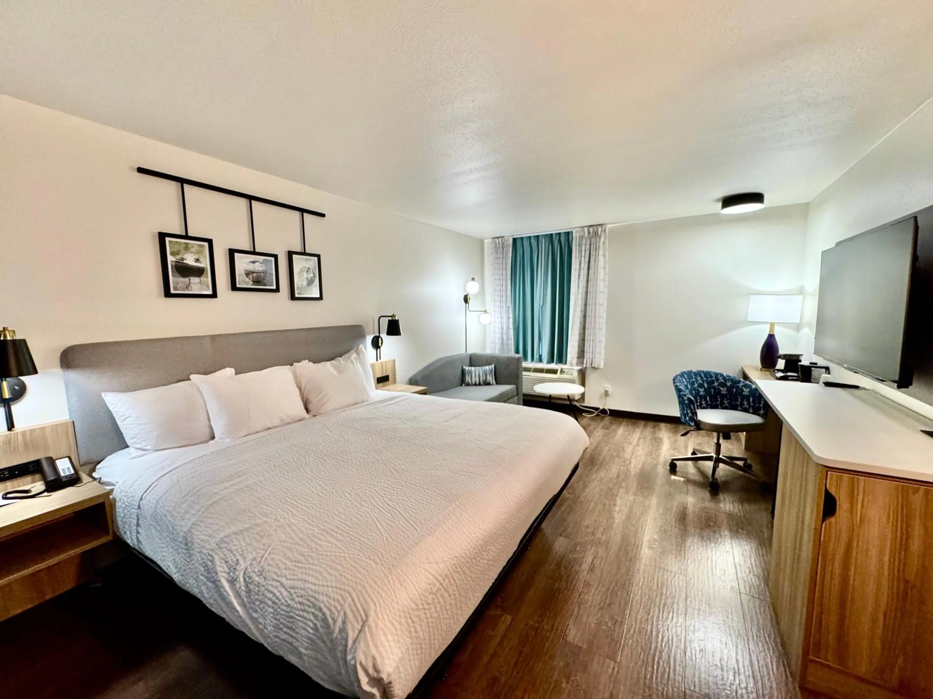 Bedroom, Bed in Sleep Inn & Suites Searcy near University