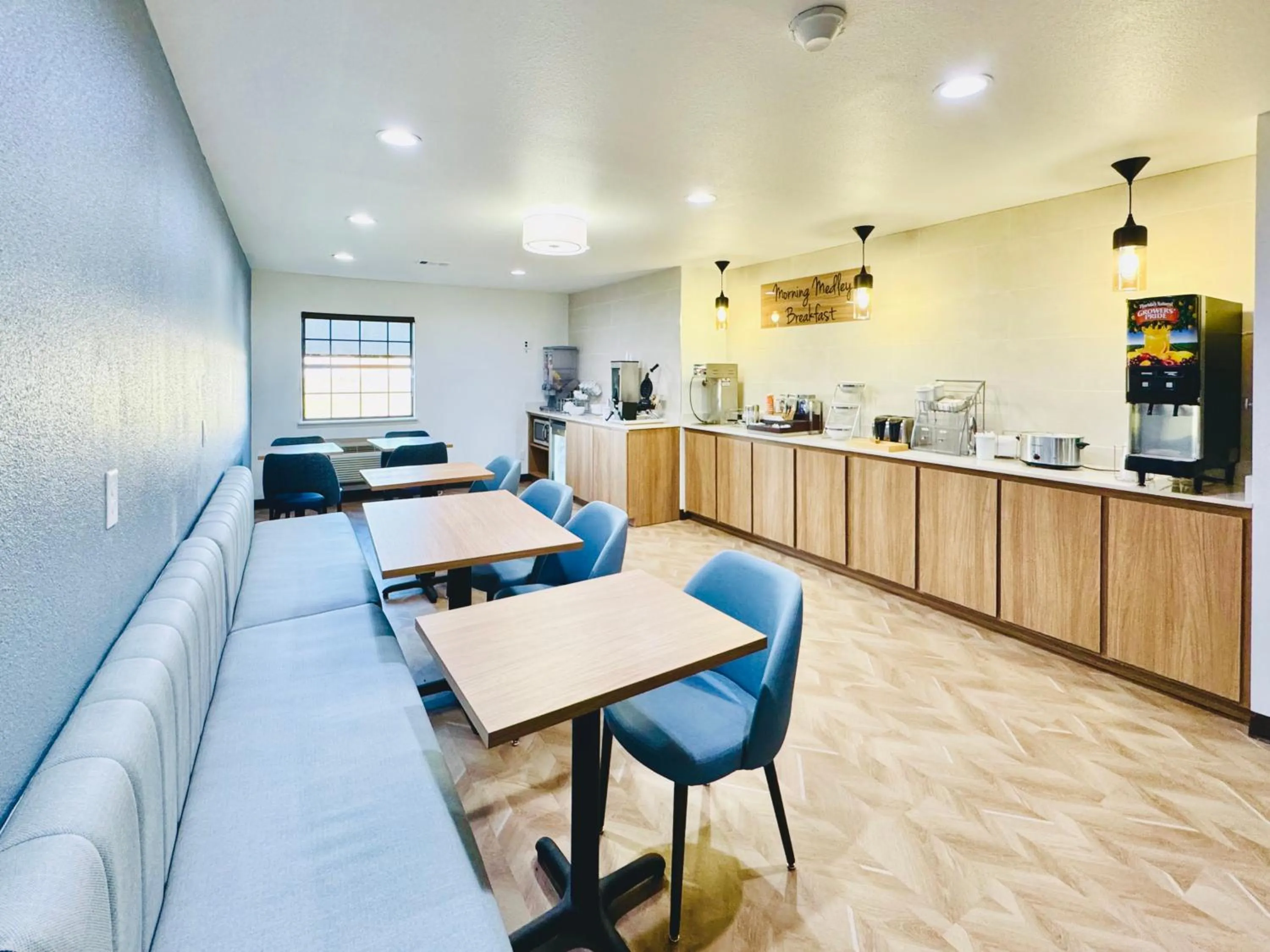 Breakfast in Sleep Inn & Suites Searcy near University