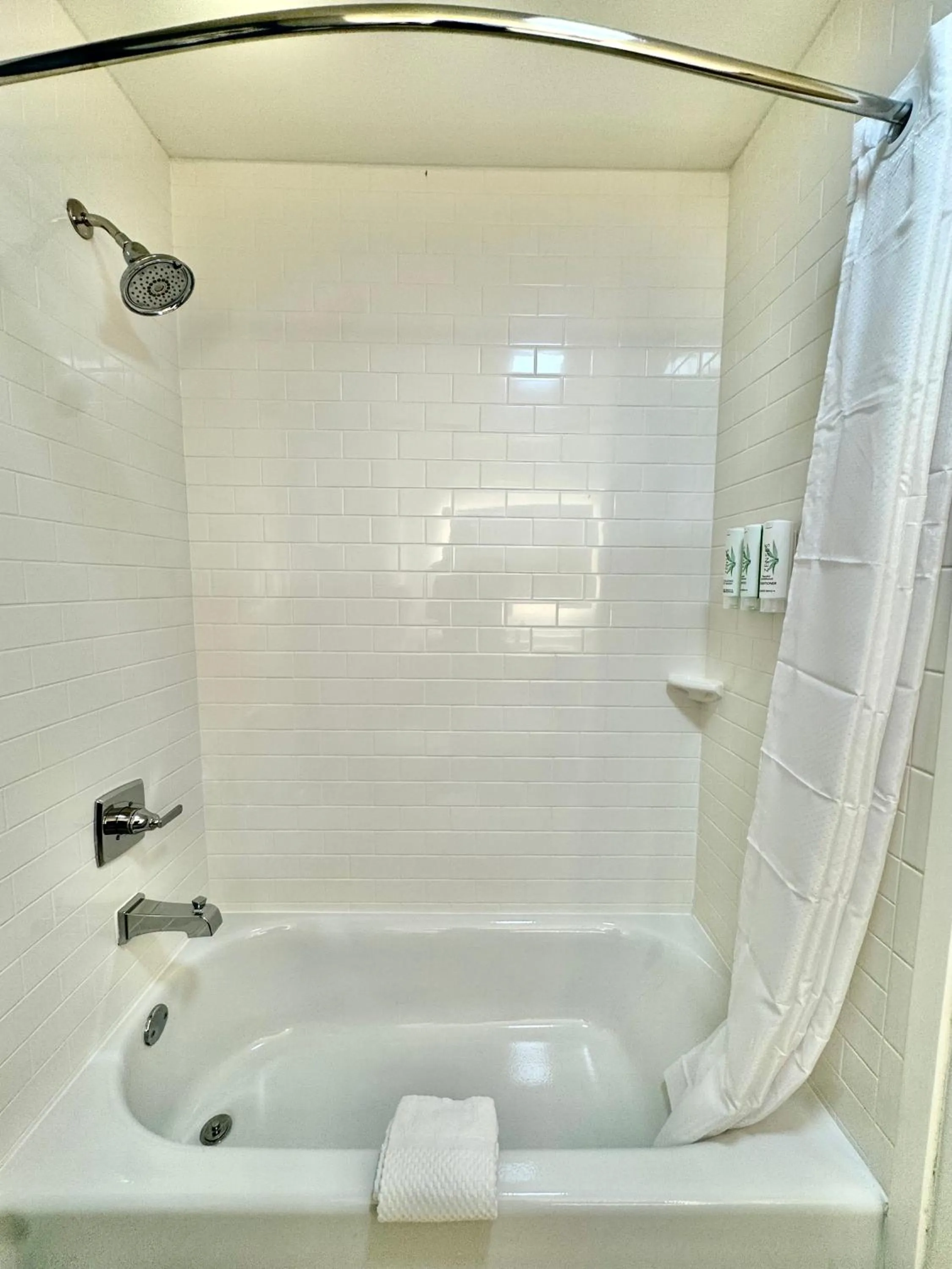 Bath in Sleep Inn & Suites Searcy near University