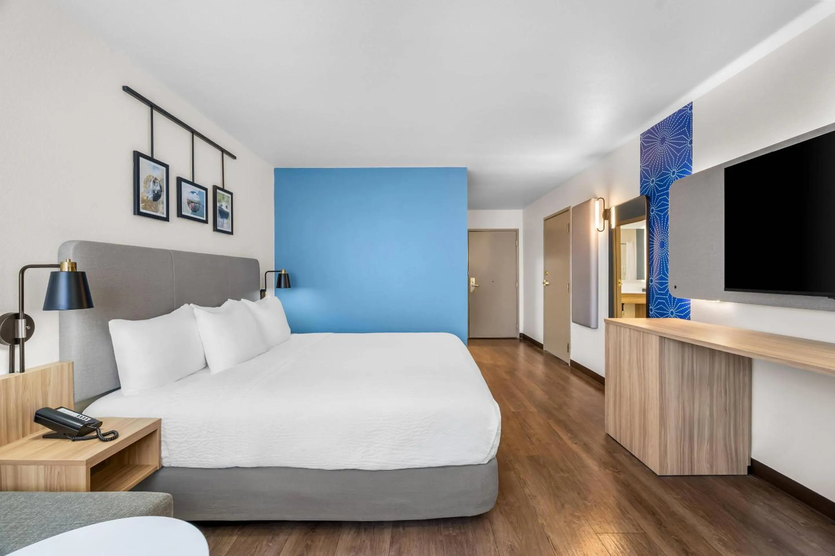 Bedroom, Bed in Sleep Inn & Suites Searcy near University