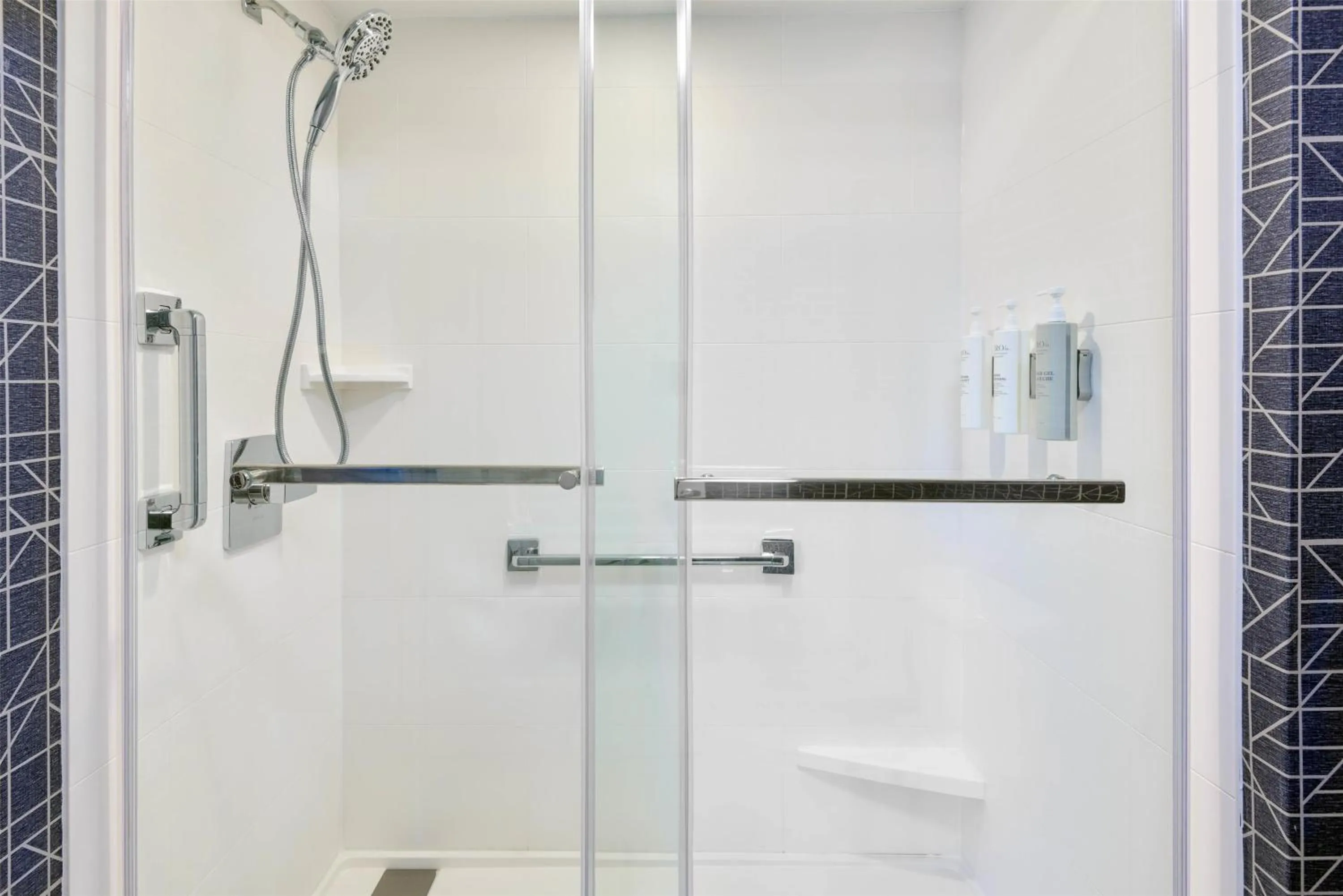 Bathroom in Homewood Suites by Hilton Orlando-UCF Area