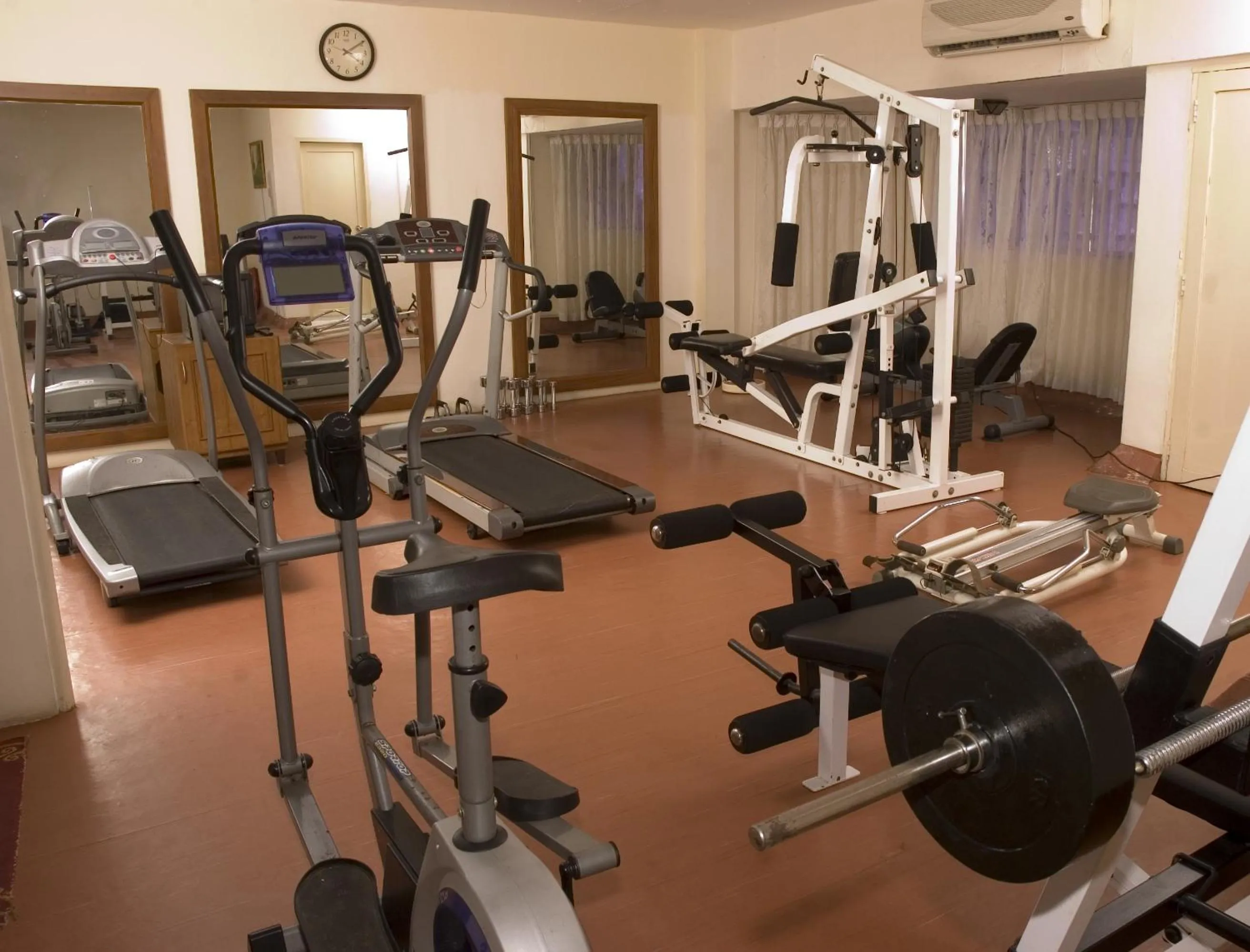 Fitness centre/facilities in The South Park Hotel