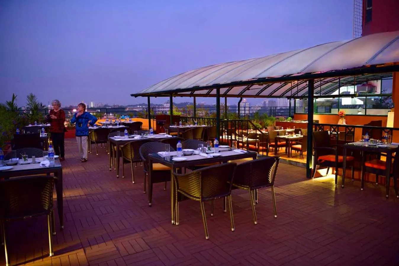 Restaurant/places to eat in The South Park Hotel