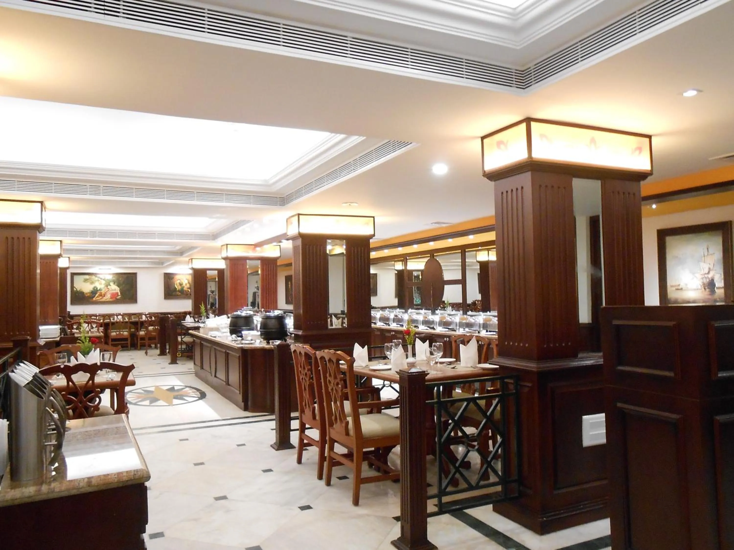 Restaurant/places to eat in The South Park Hotel