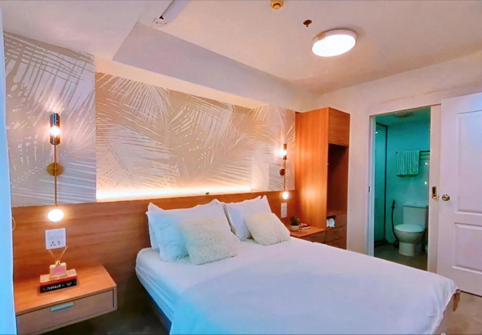 Bed in Holiday Escape Philippines
