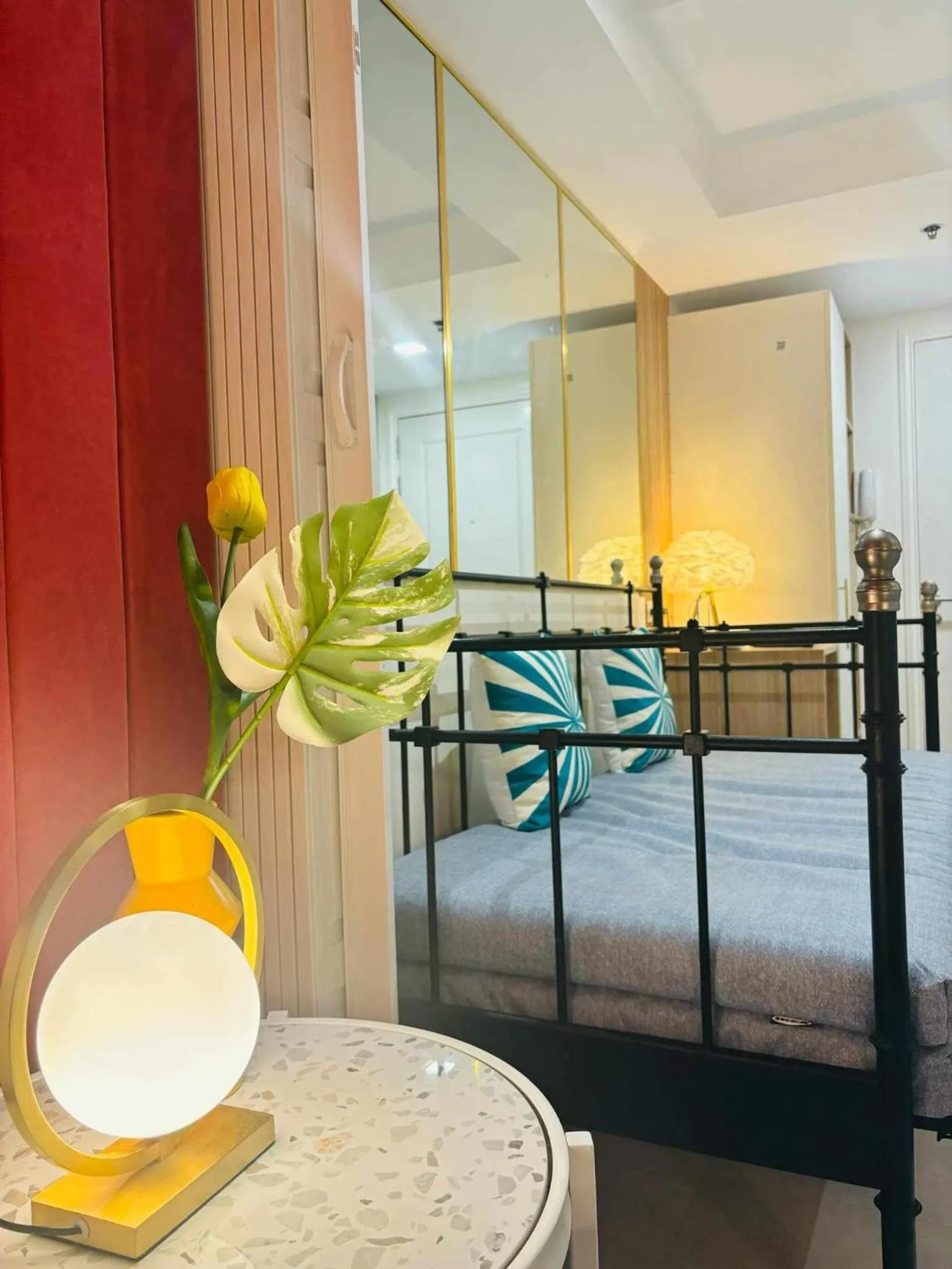 Bed in Holiday Escape Philippines