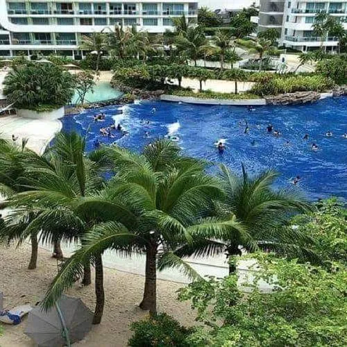 Swimming pool in Holiday Escape Philippines