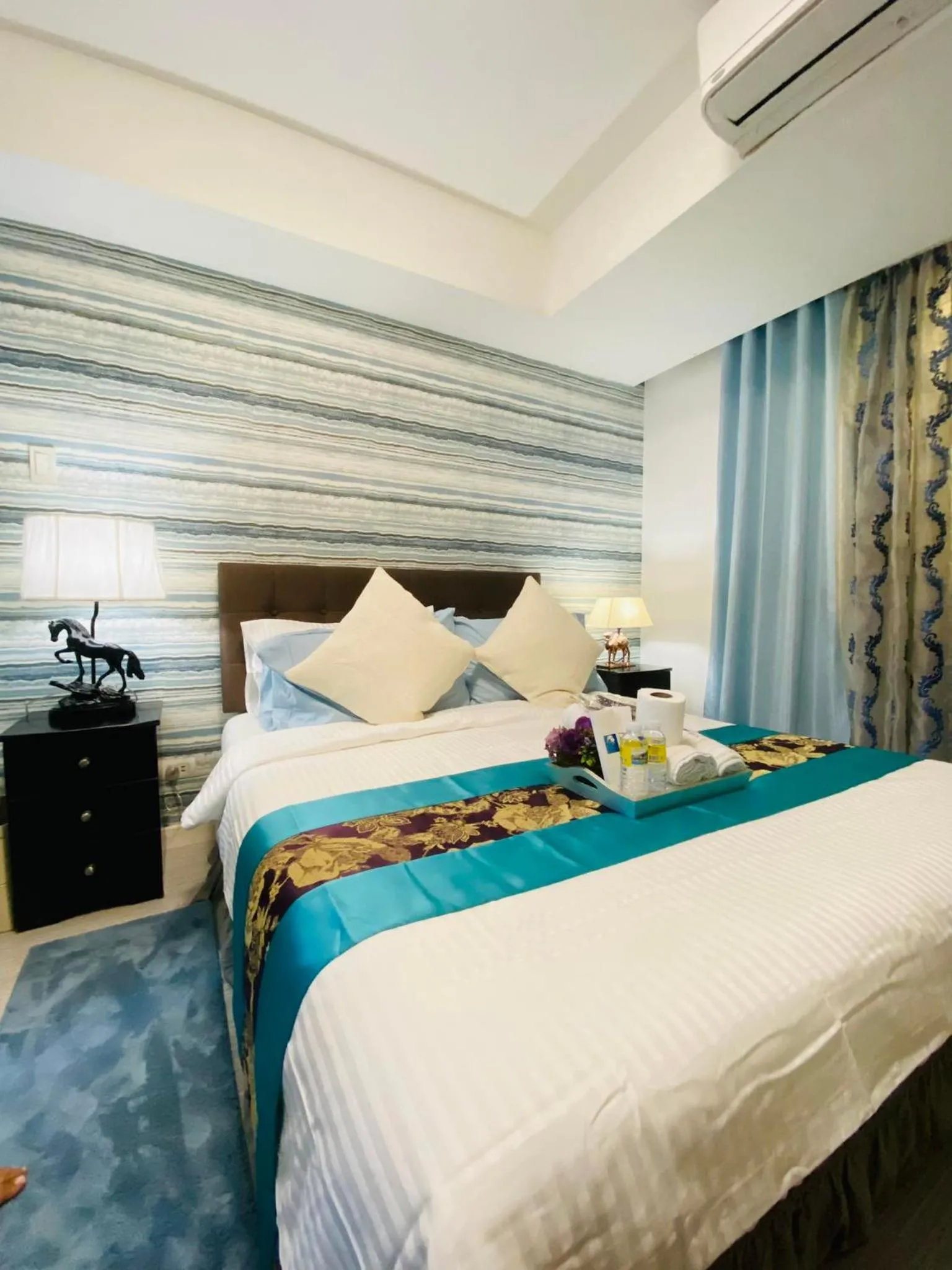 Bed in Holiday Escape Philippines