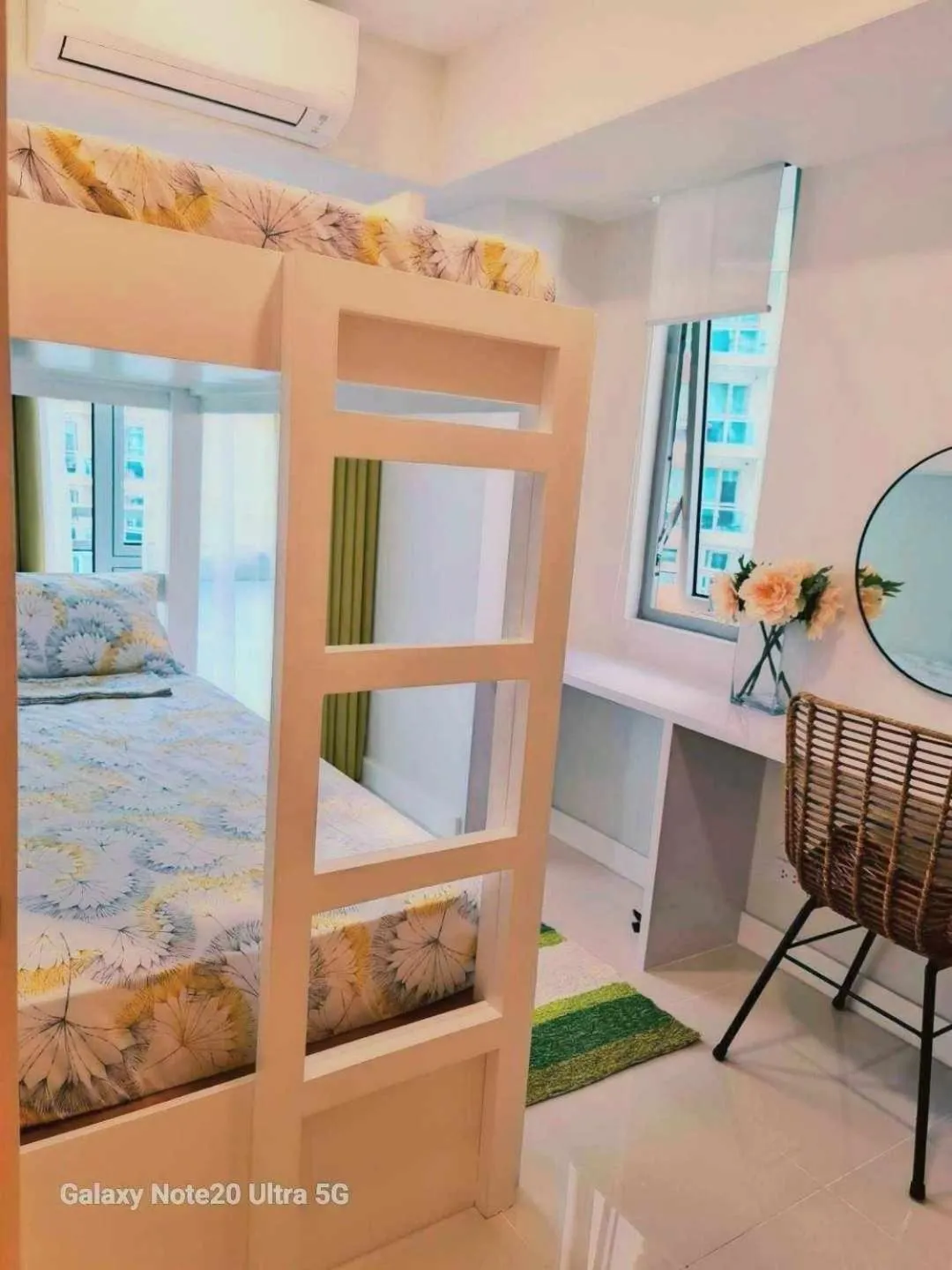 Bed in Holiday Escape Philippines