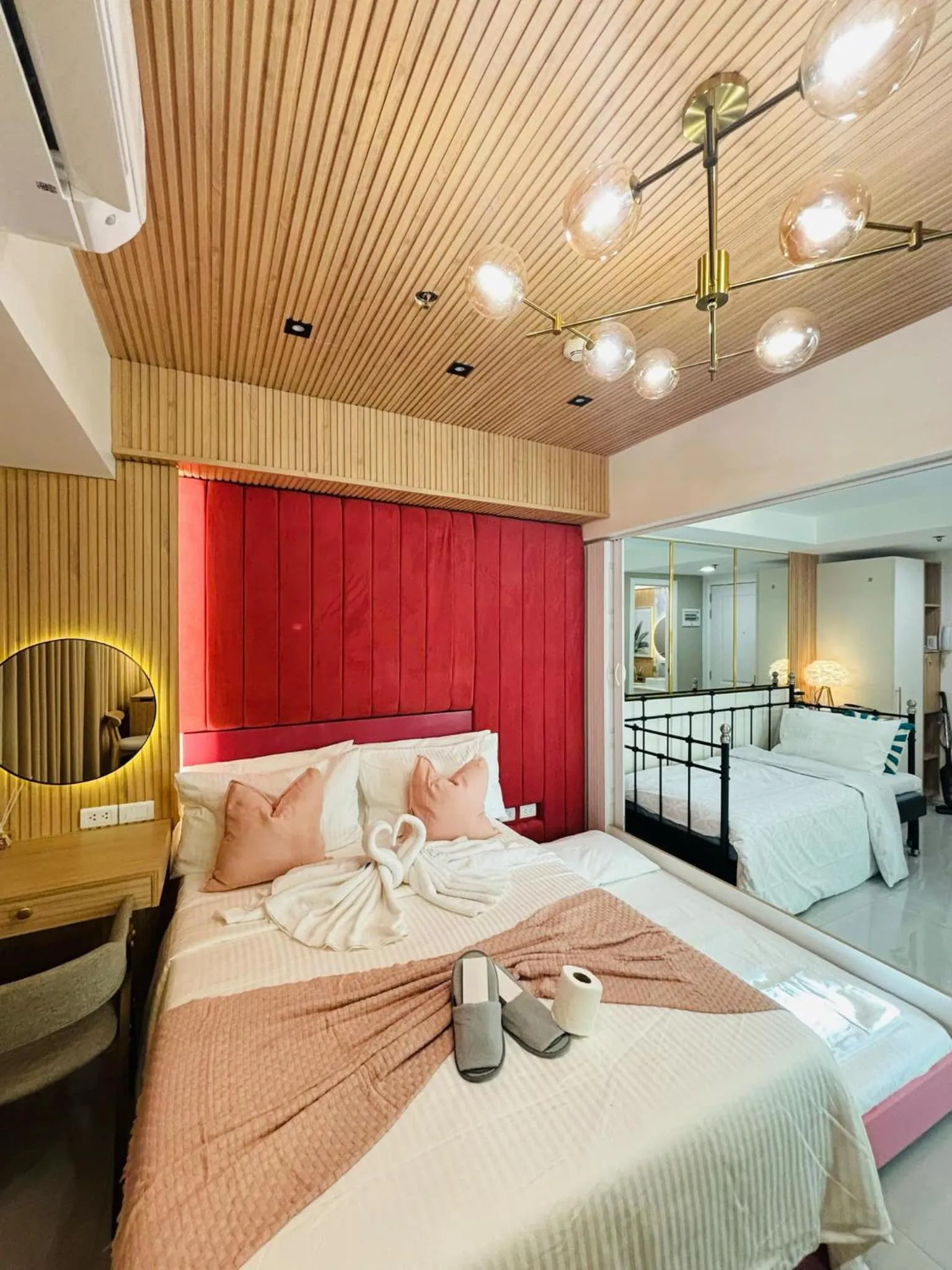Bed in Holiday Escape Philippines