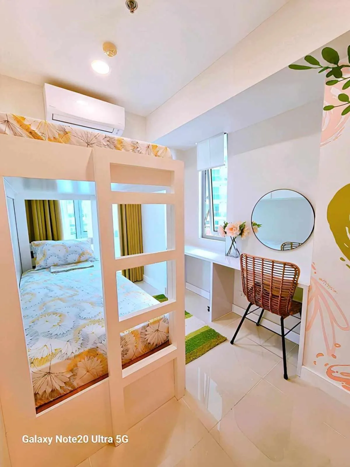 Bed in Holiday Escape Philippines