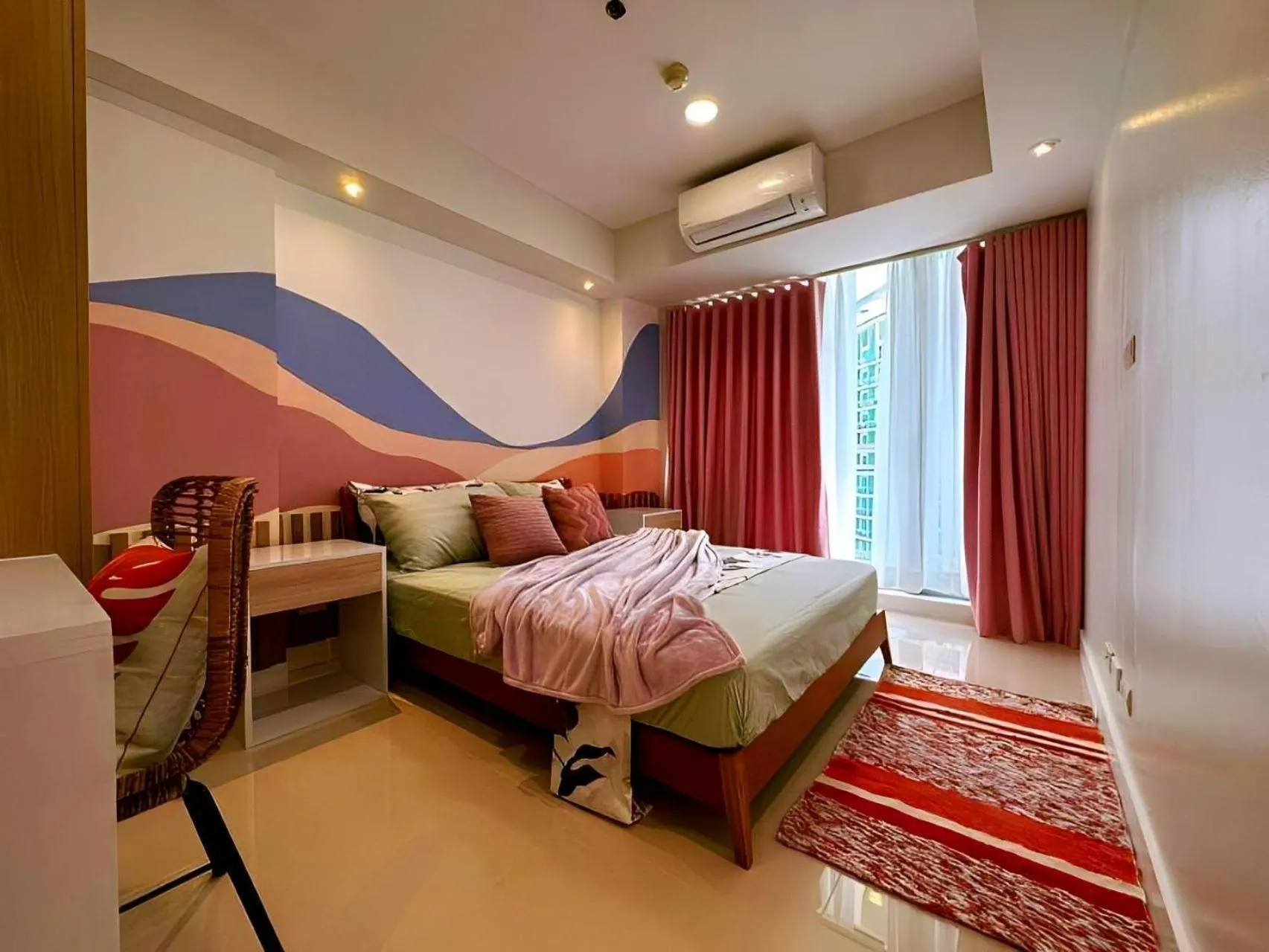 Bed in Holiday Escape Philippines