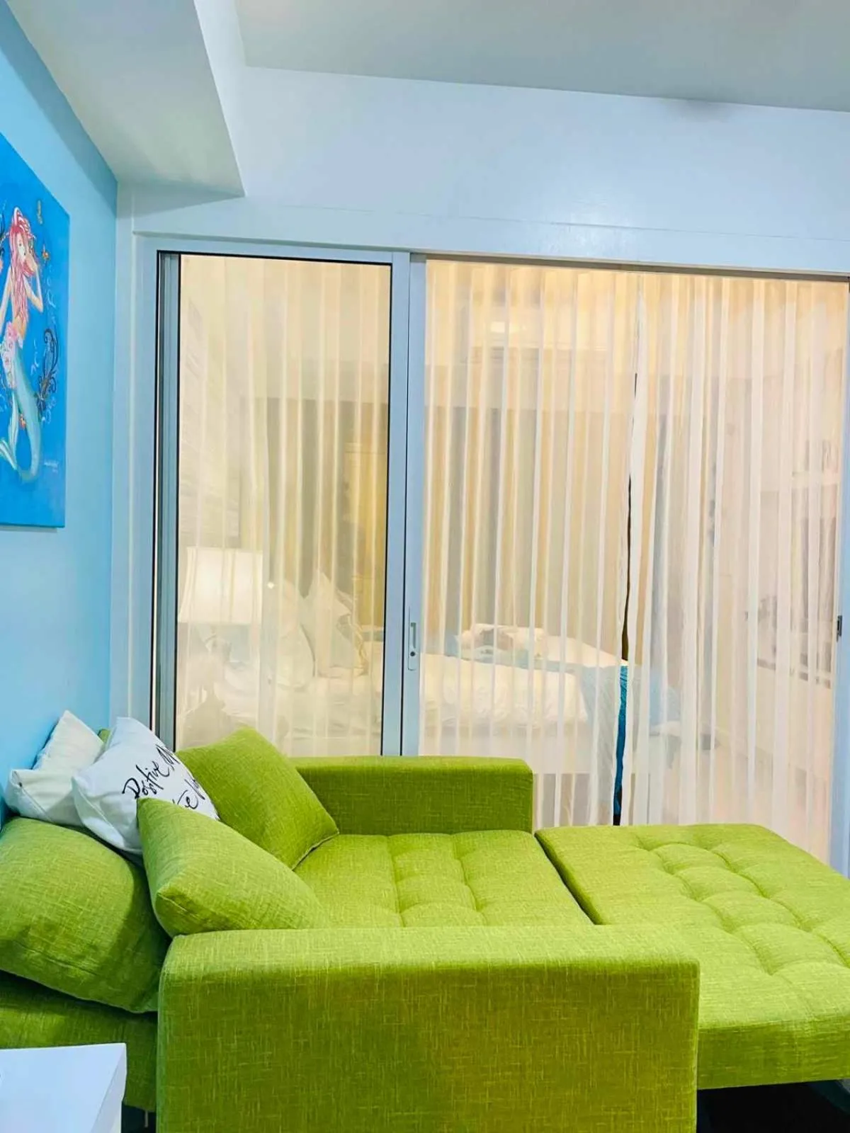 Bed in Holiday Escape Philippines