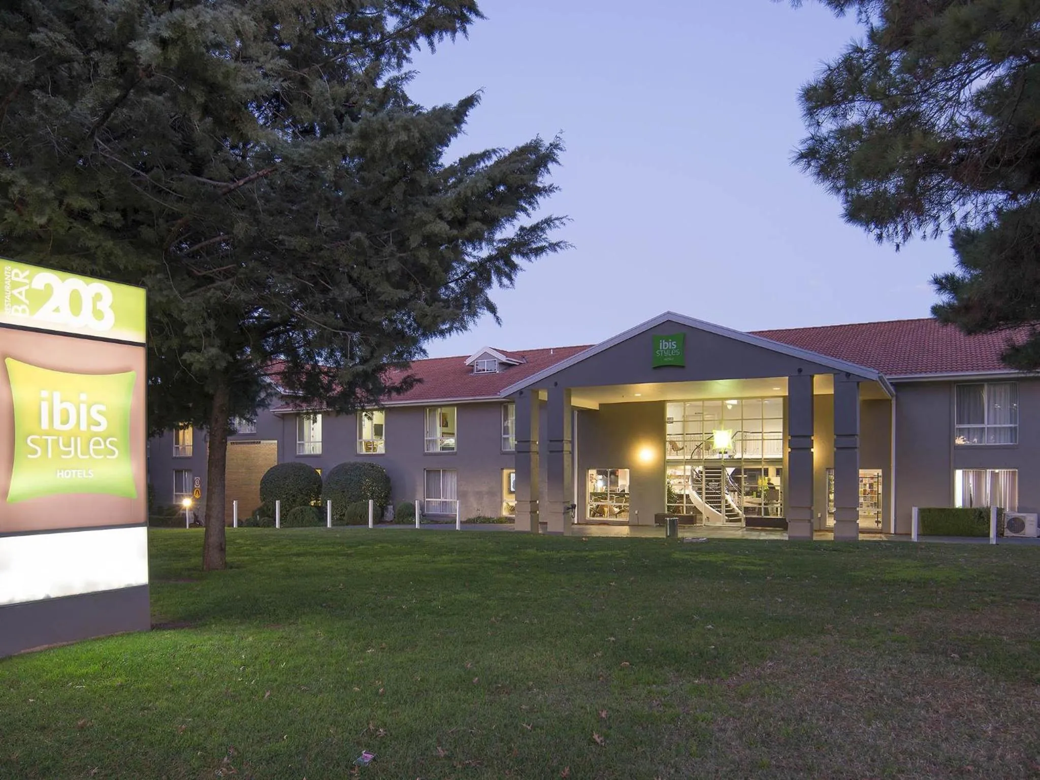 Property building in ibis Styles Canberra