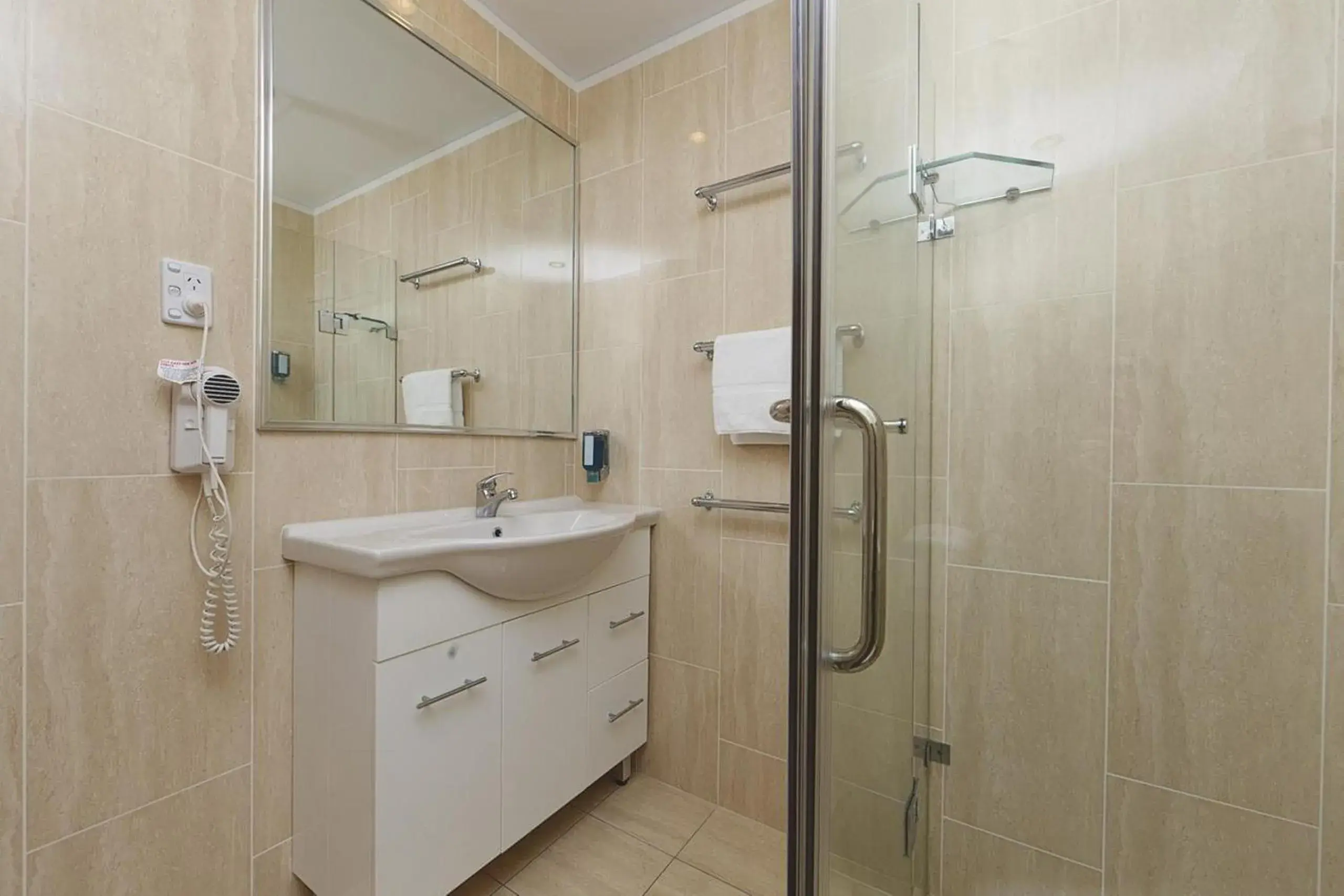 Bathroom in ibis Styles Canberra Bathroom in ibis Styles Canberra