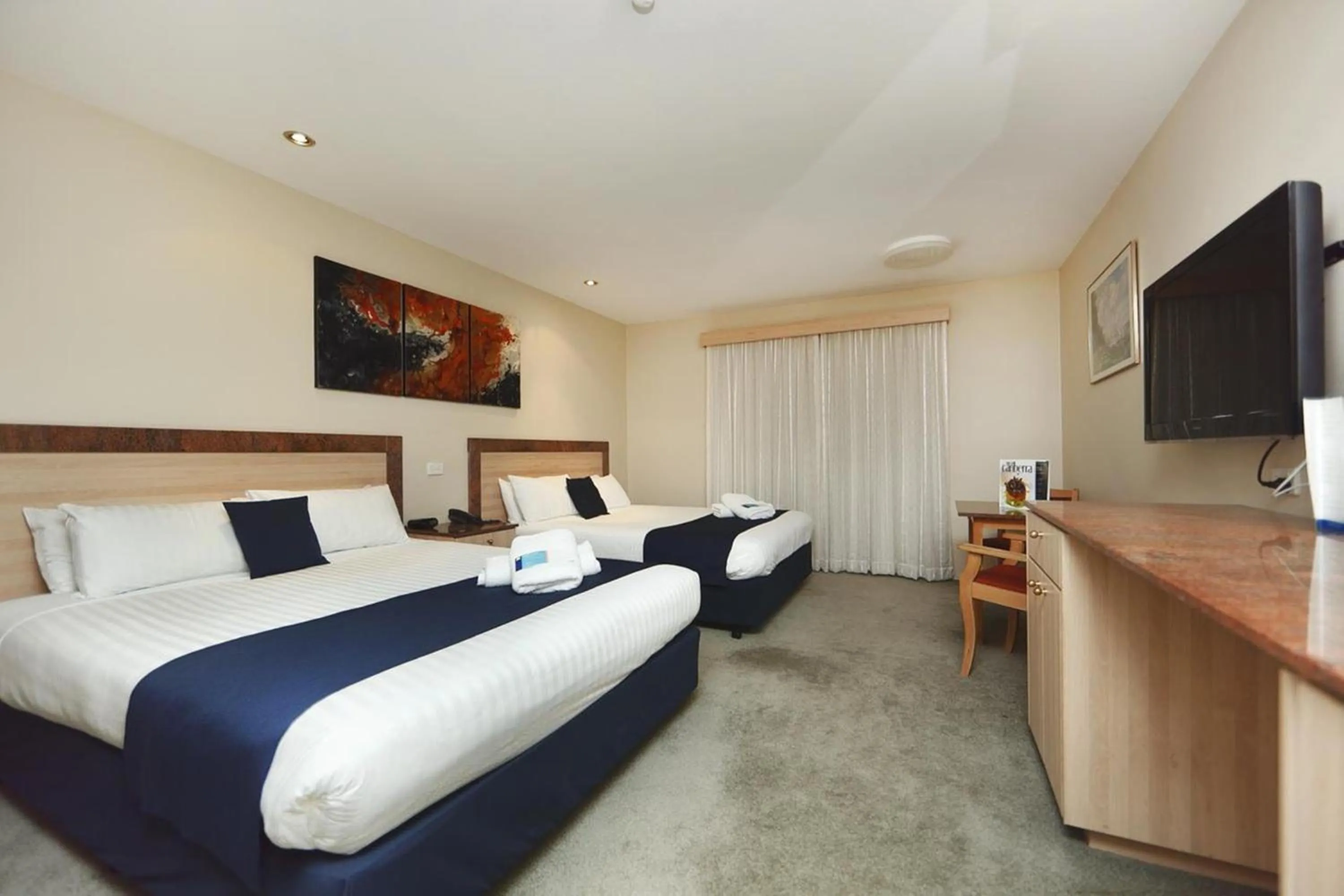 Photo of the whole room, Bed in ibis Styles Canberra