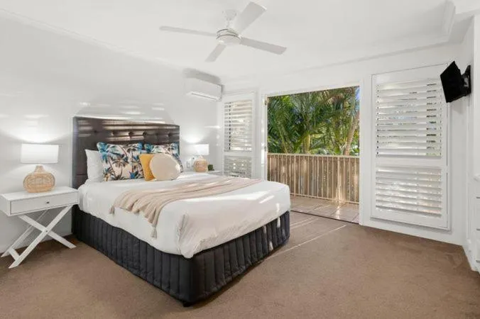 Bedroom, Bed in Sunset Cove Noosa