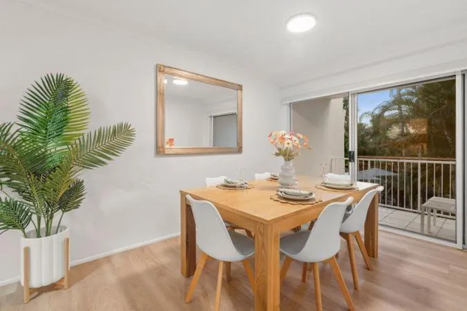 Dining area in Sunset Cove Noosa