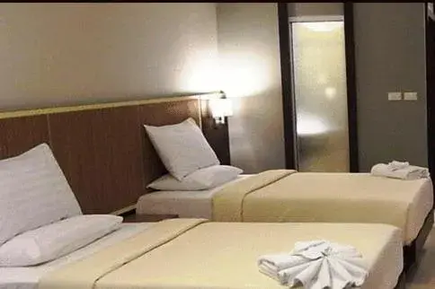 Bed in April Suites Bed in April Suites