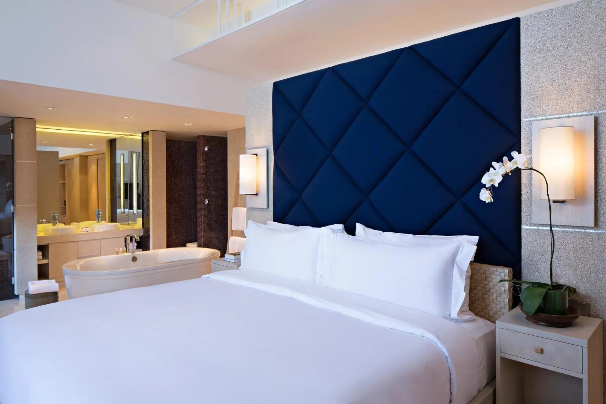 Photo of the whole room, Bed in COMO Uma Canggu